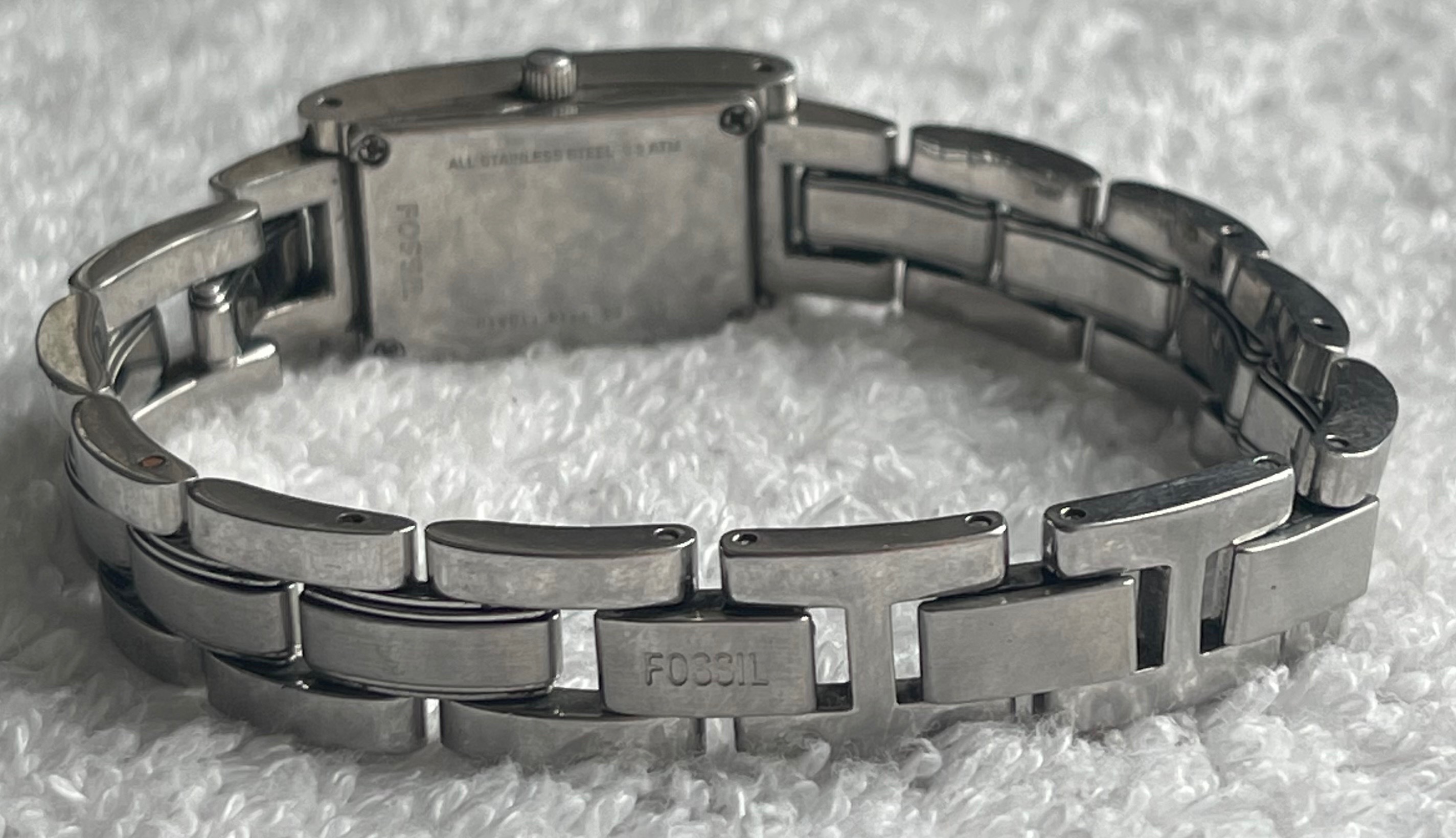 Vintage Fossil Silver Tank Watch ES-9716 (Needs Battery) - photo 4