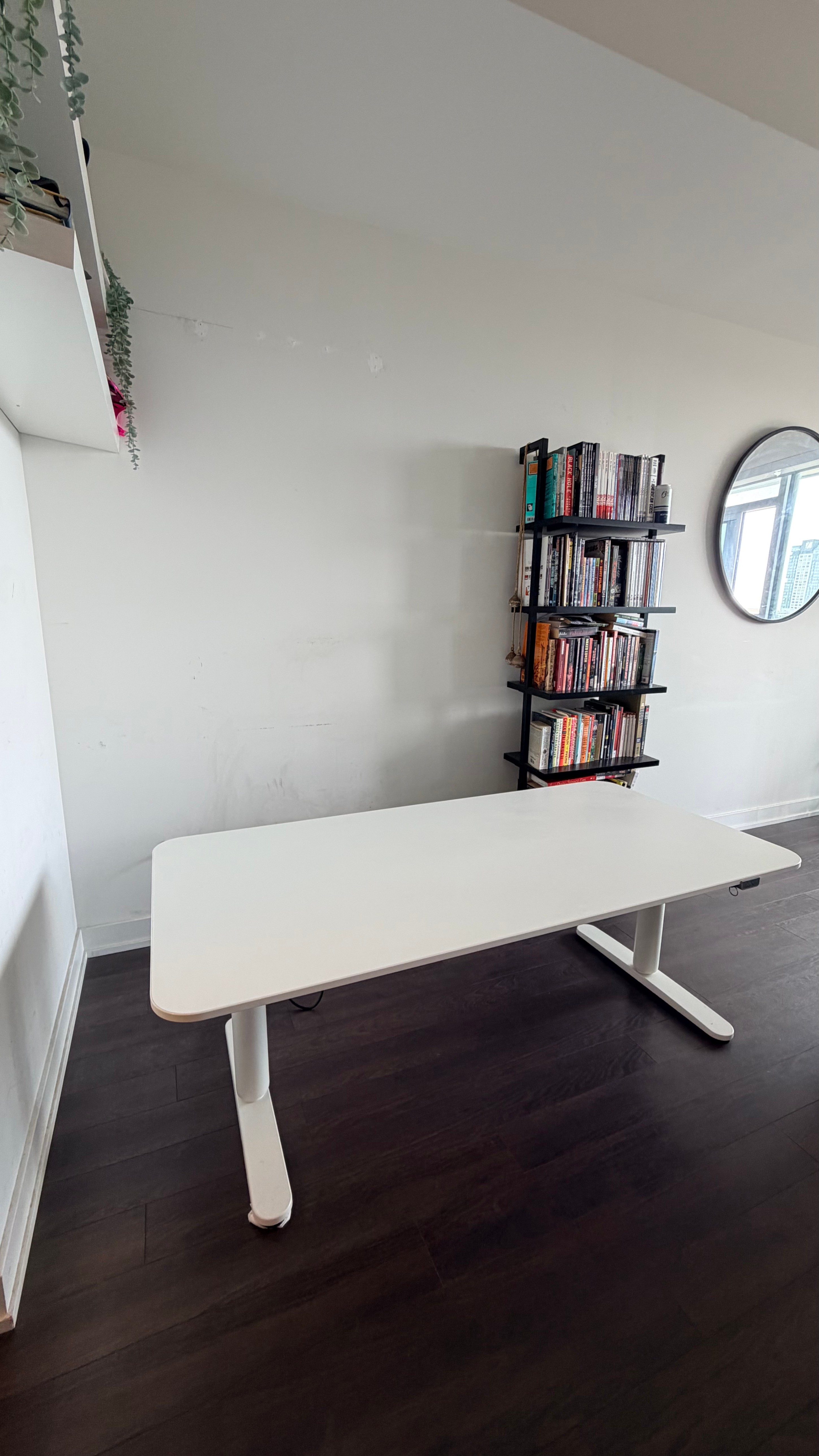 IKEA BEKANT Electric Sit/Stand Desk – 63" – White - photo 2