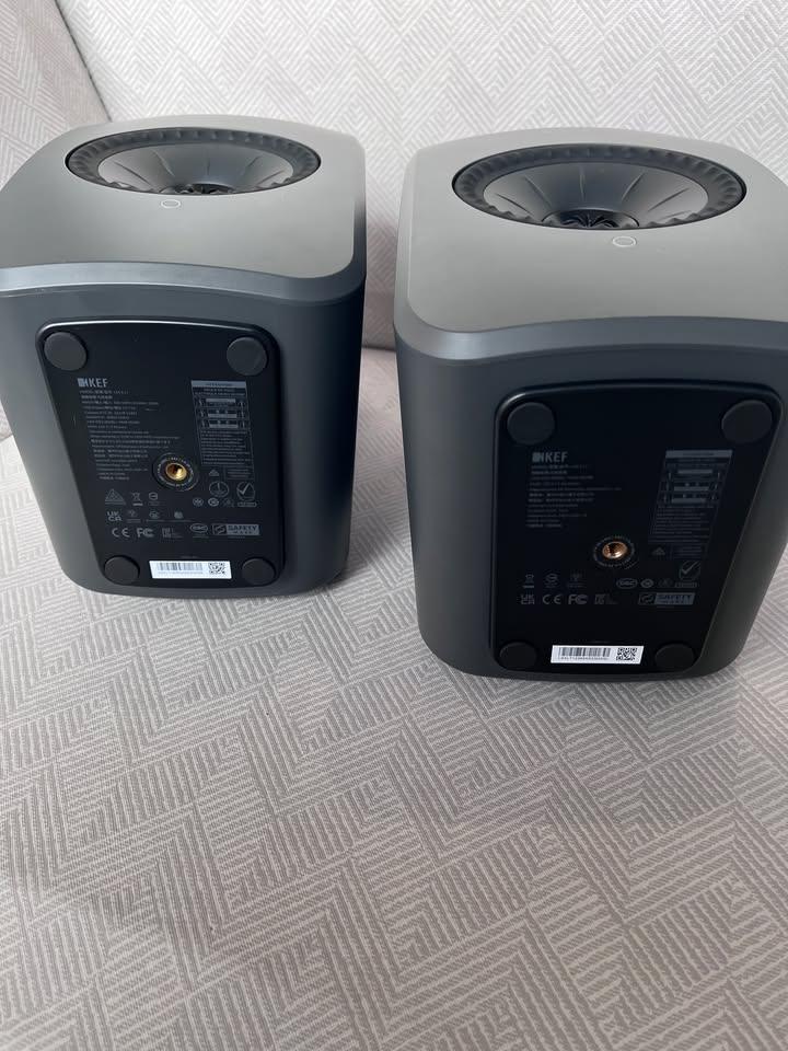 KEF LSX II LT Wireless HiFi Speakers - Graphite Grey - Like New - photo 2