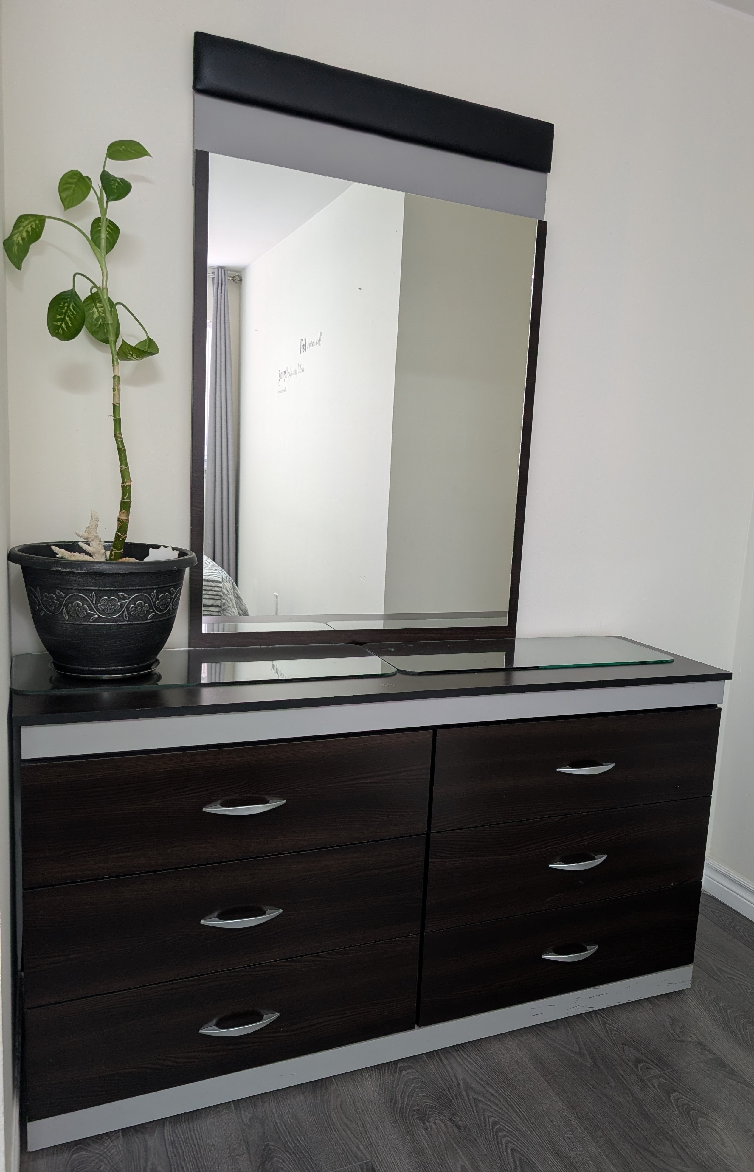 Bed, Mattress, Dressing Table, Mirror $125 - photo 2