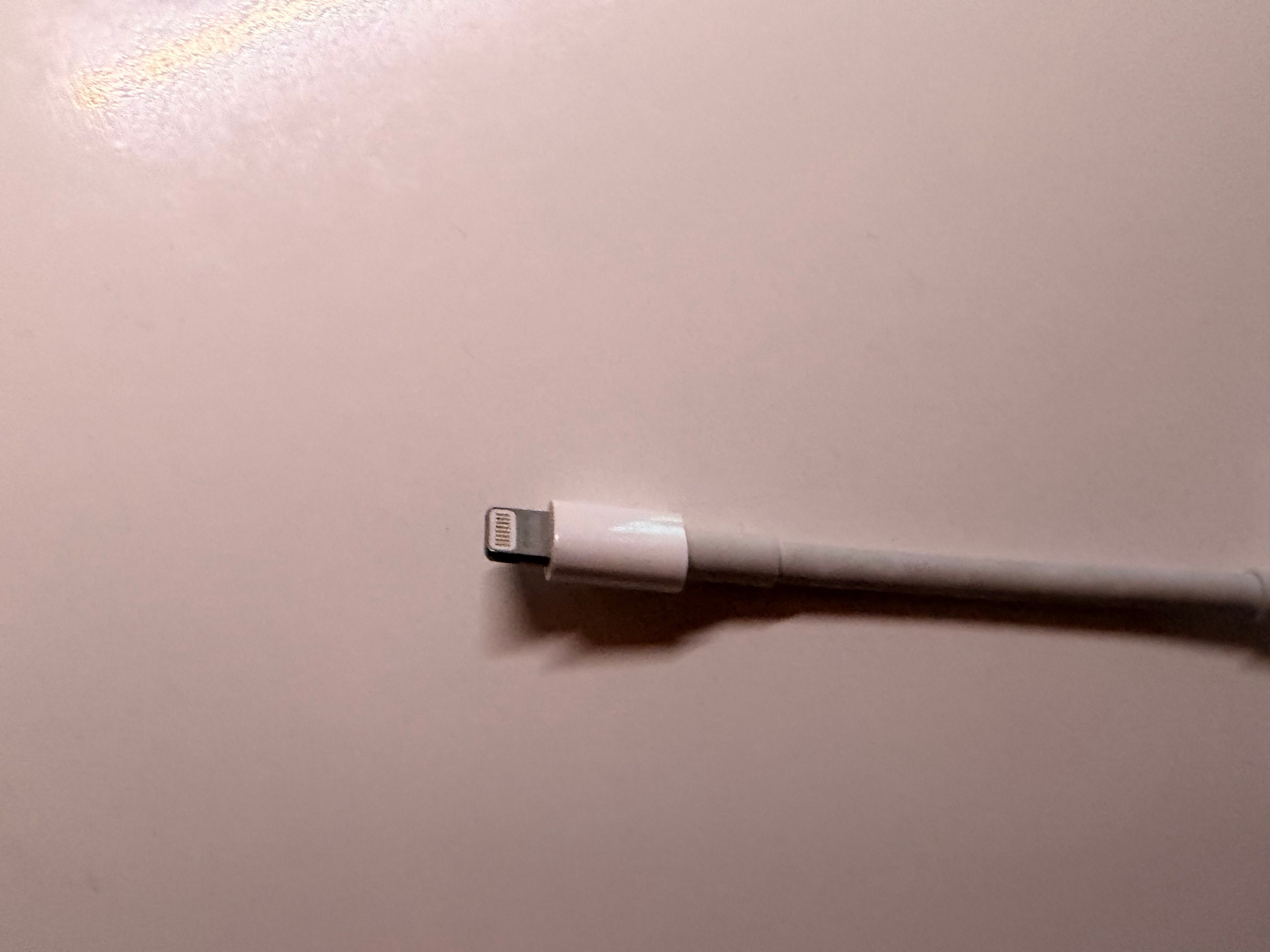 Apple Lightning Digital AV Adapter (HDMI) - photo 2
