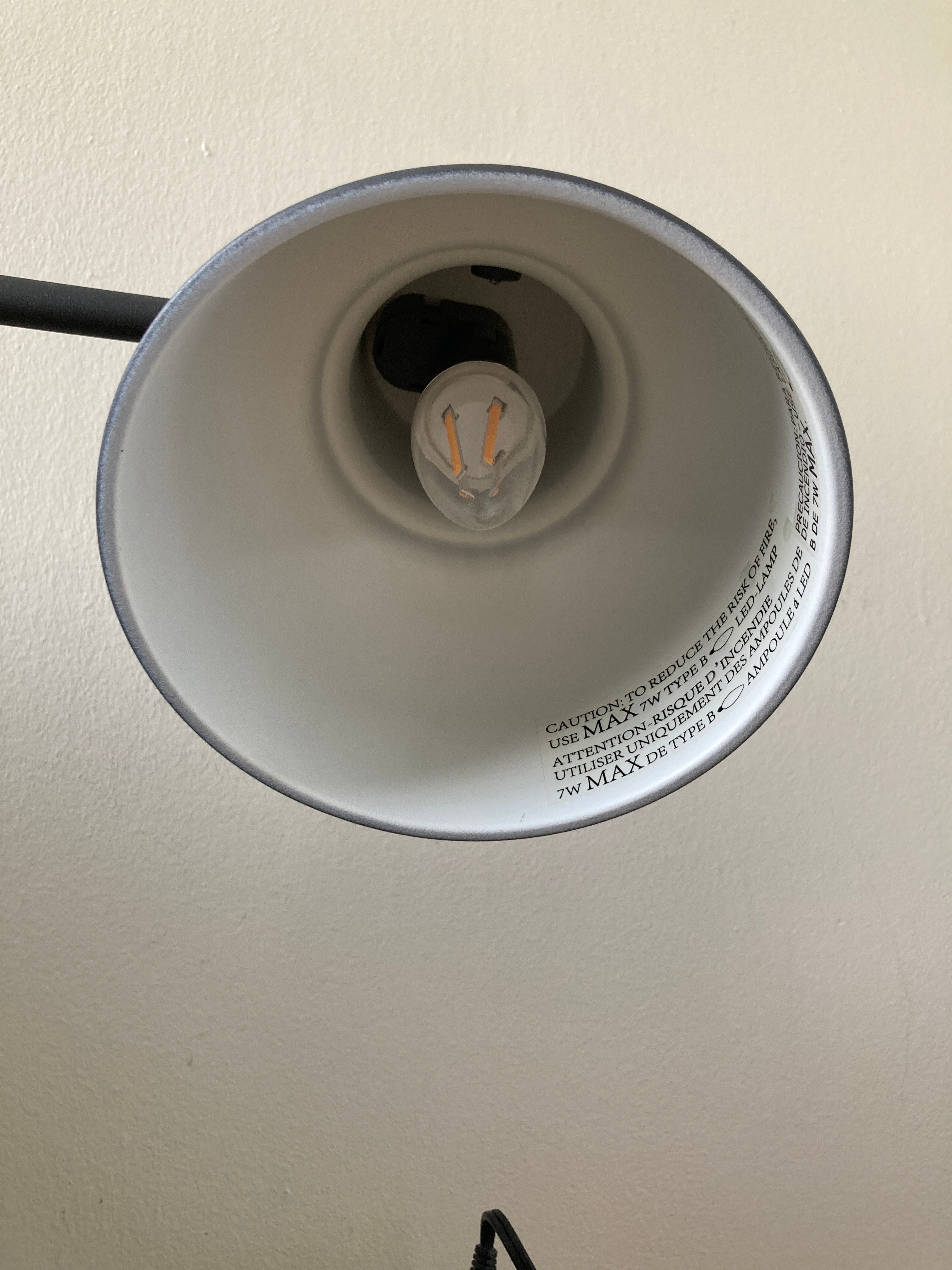 IKEA HEKTAR desk lamp with wireless charging and a bulb - photo 2