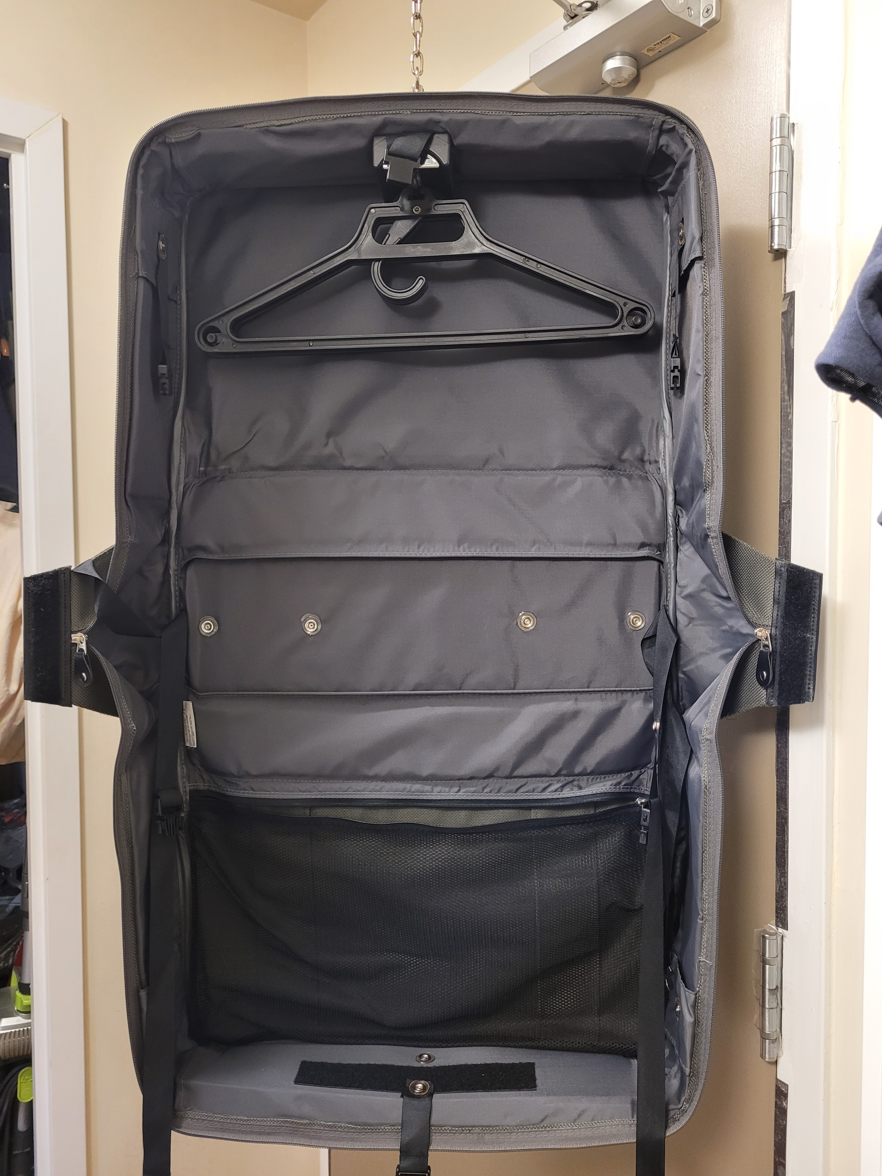 Samsonite Ultravalet Carry-On (Silhouette IV) - photo 4