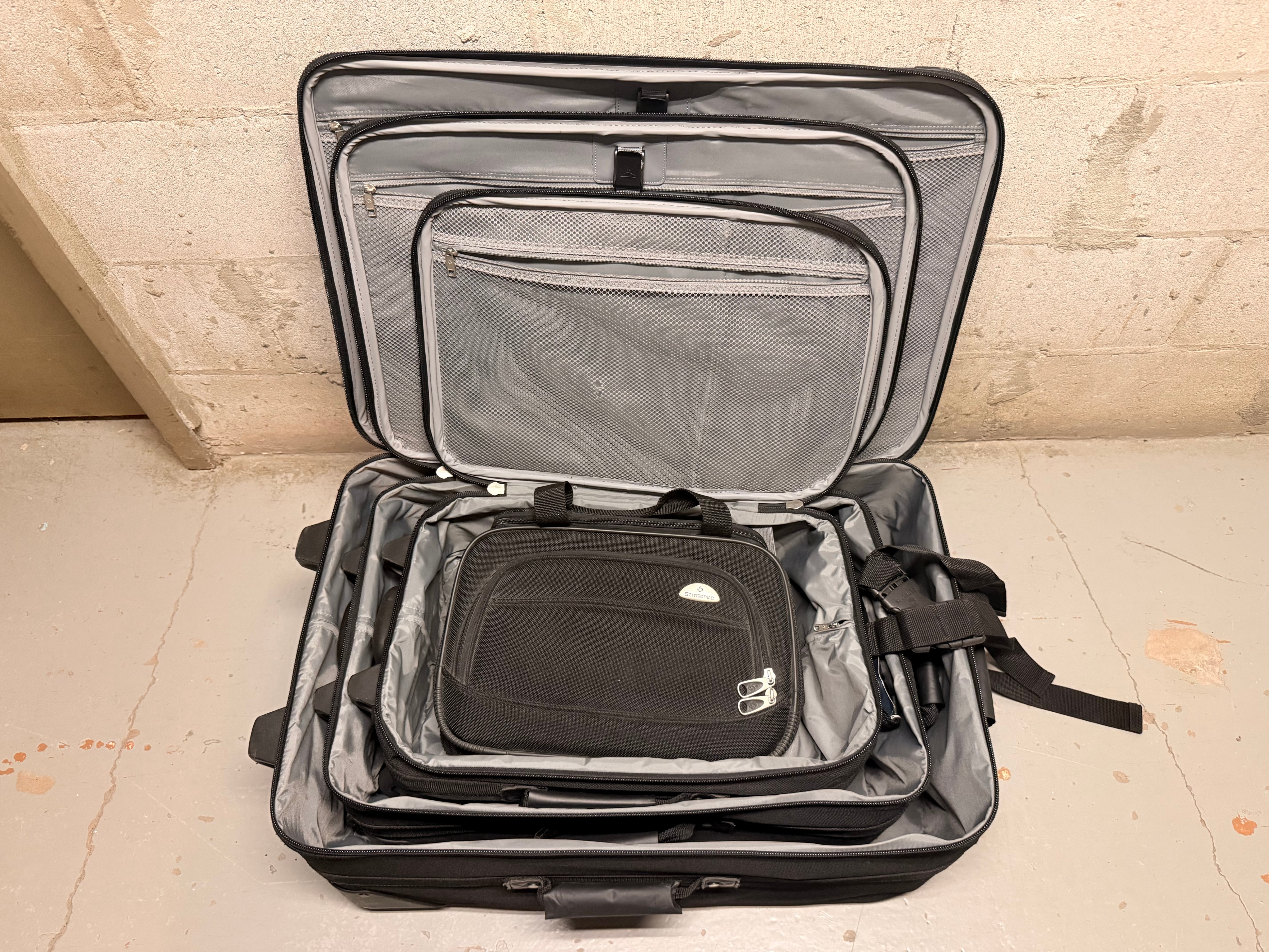 Samsonite 4-Piece Luggage Set - Black - photo 2