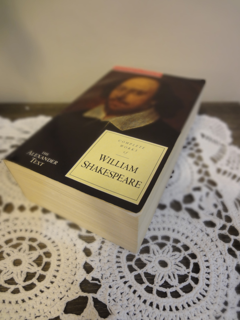Entire Works of Shakespeare - photo 2