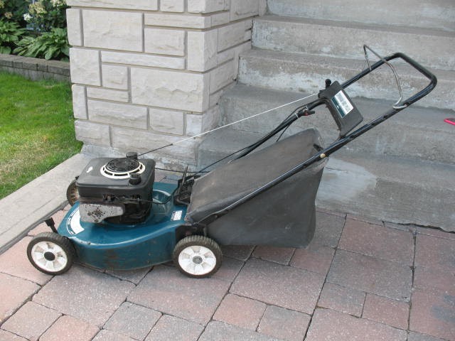 21 Inch Mulching Gas Lawnmower, with Grass Bag - photo 5