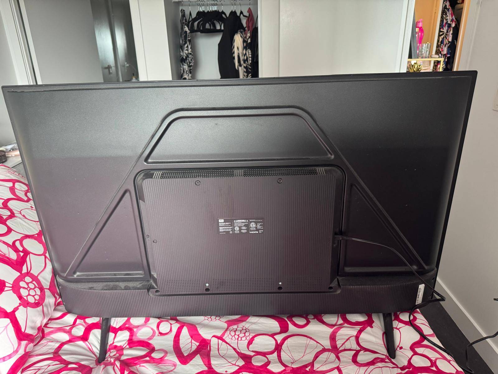 TCL 50" 4K Roku Smart TV + Remote – $180 - photo 4