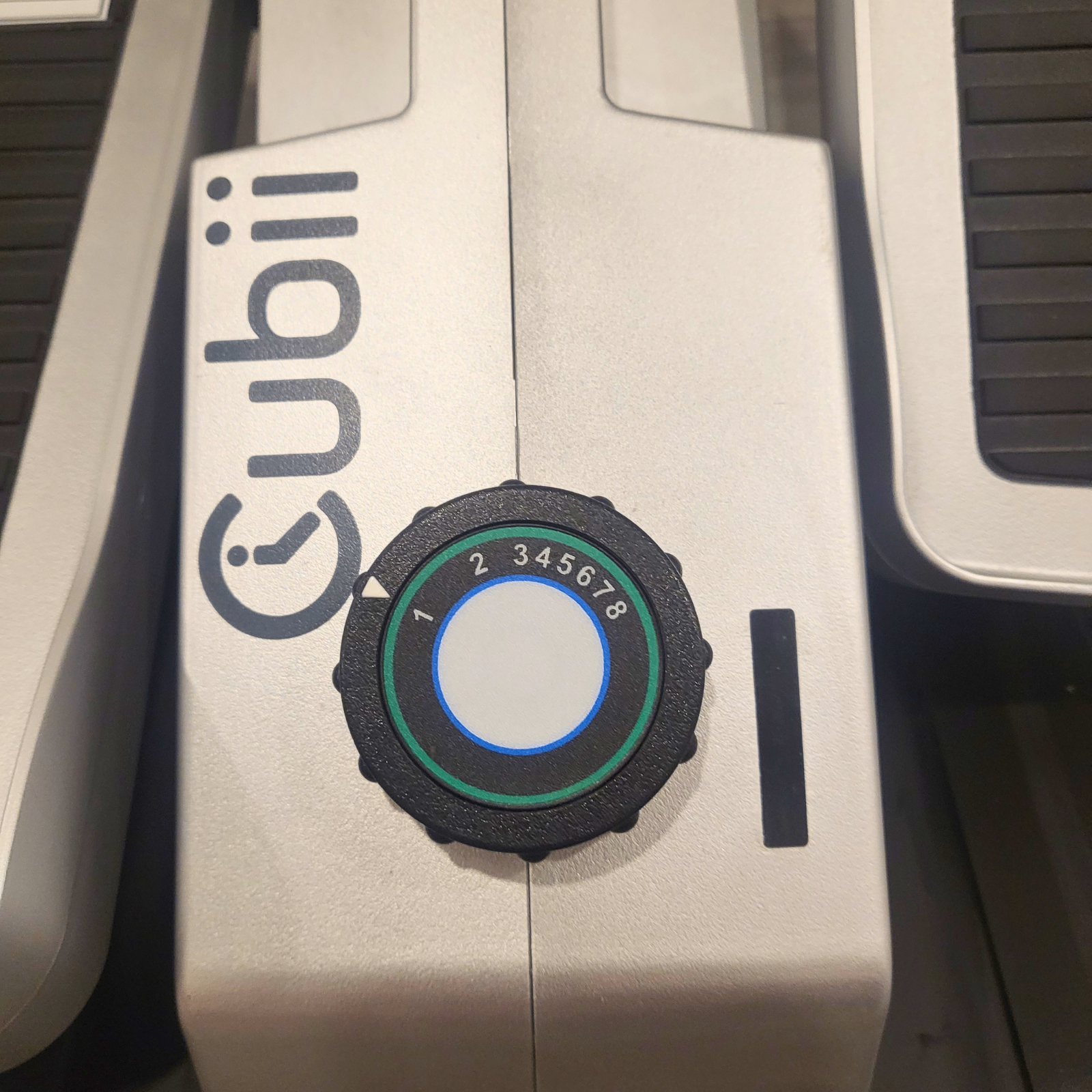 Cubii Pro - Smart Compact Seated Elliptical - Pre-loved! 🏋️ - photo 3