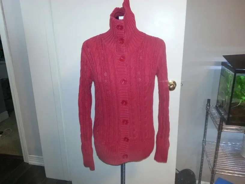Amazing Cozy Red Button Up Turtle Neck Sweater Size Medium (L... - photo 2