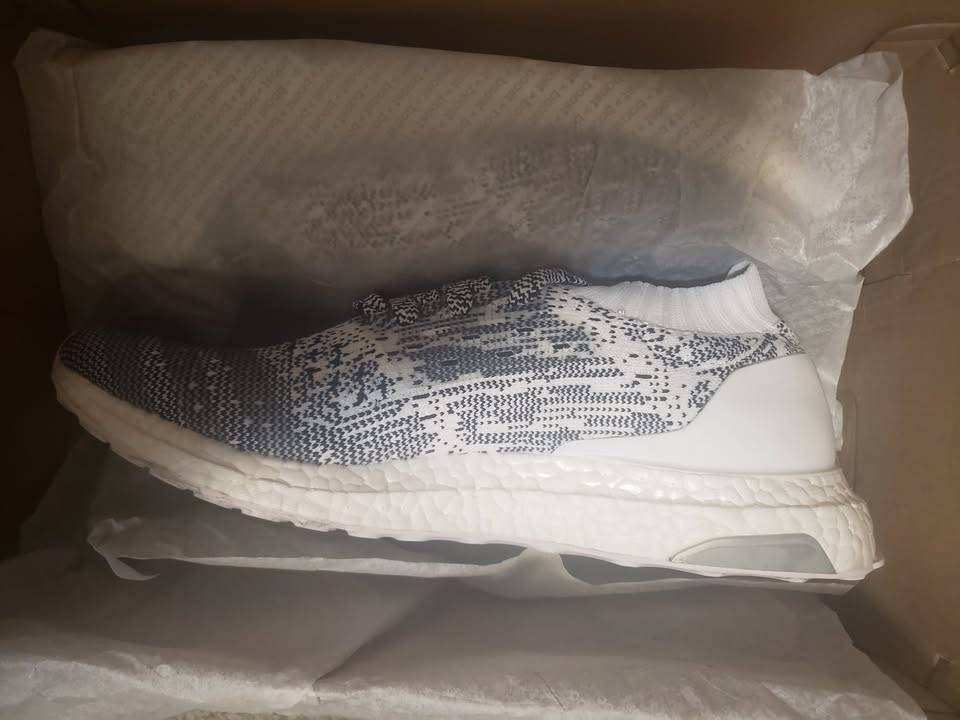 Adidas UltraBOOST Uncaged Oreo's, Men's Size 9.5 BA9616. As New. - photo 2