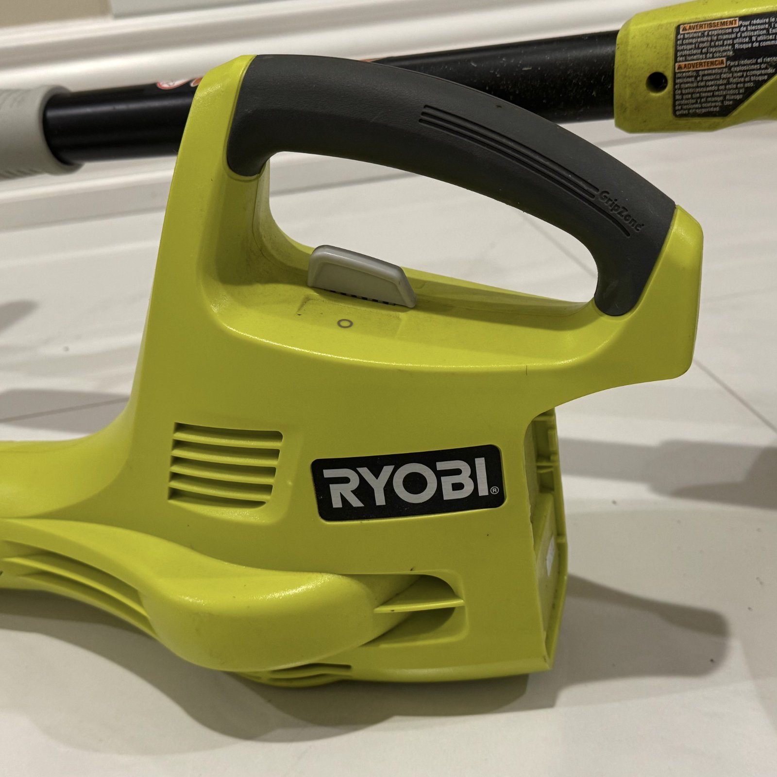RYOBI 18V ONE+ Li-ion String Trimmer and Cordless Blower Kit - photo 3