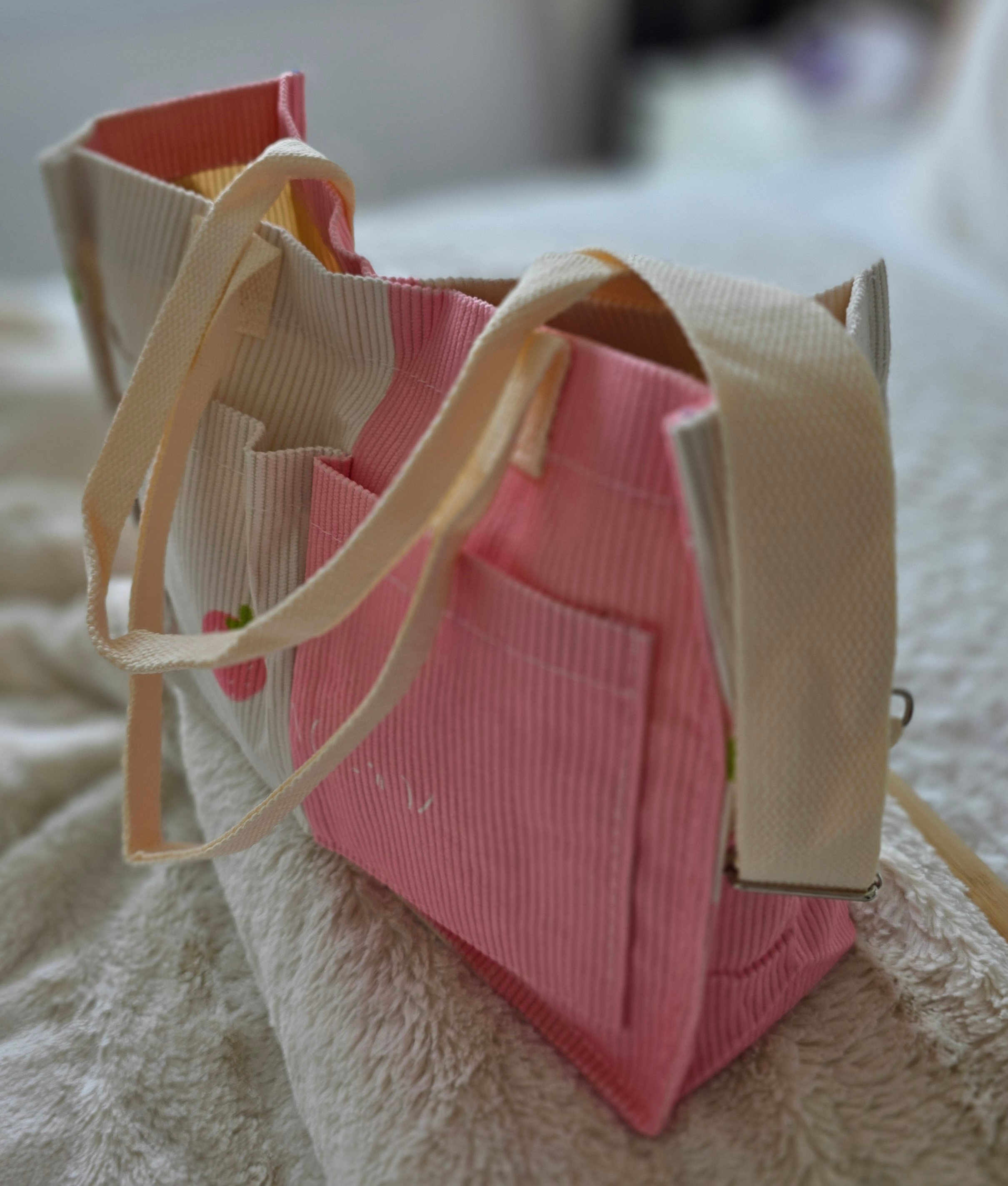 Women's Medium "Strawberry"-2D Printed-Corduroy Tote Bag-NEW - photo 3