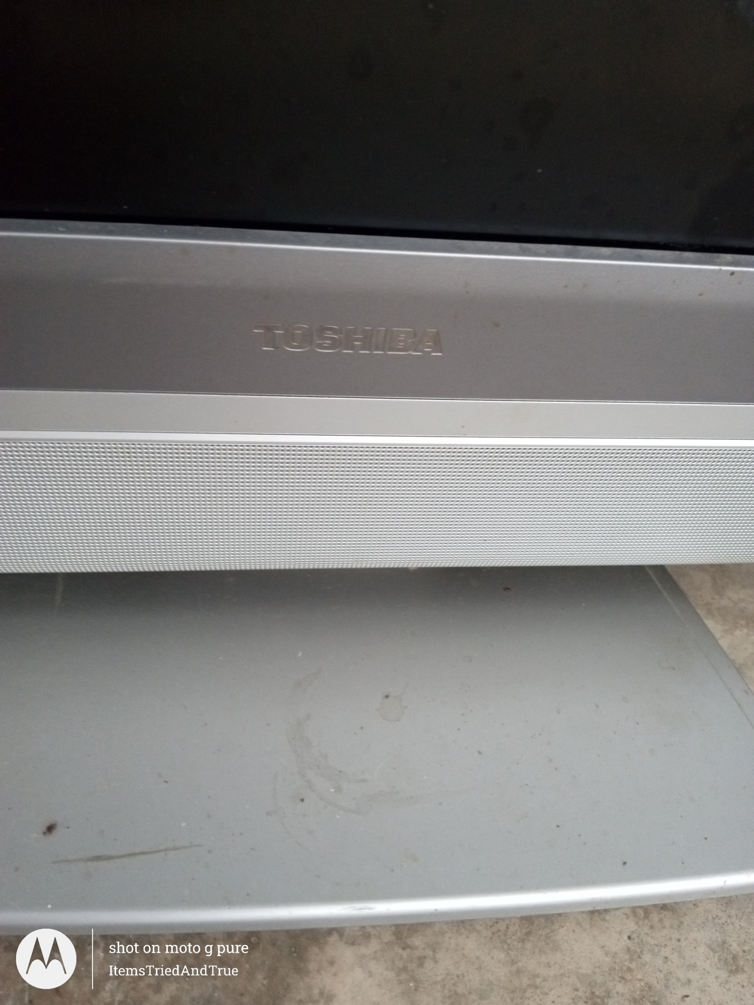 Toshiba 37" LCD HDTV - Works Great - photo 3