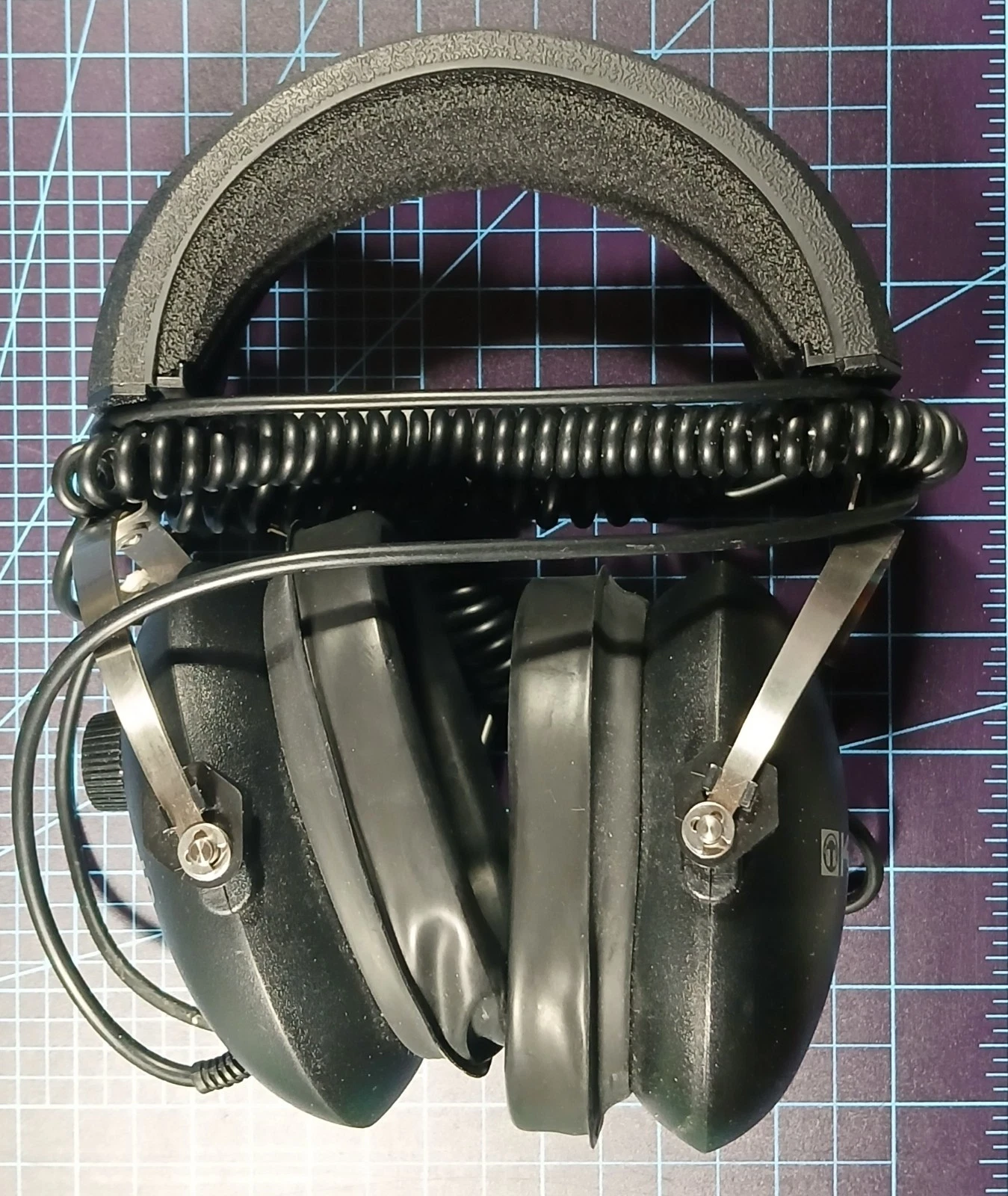 KOSS QZ-99 PASSIVE NOISE REDUCTION WIRED HEADPHONES - photo 3