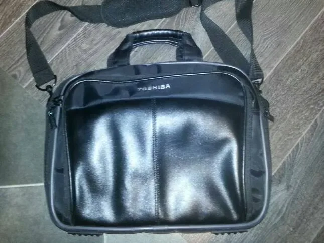 Toshiba Laptop Bag In Vegan Leather With Removable Shoulder S...