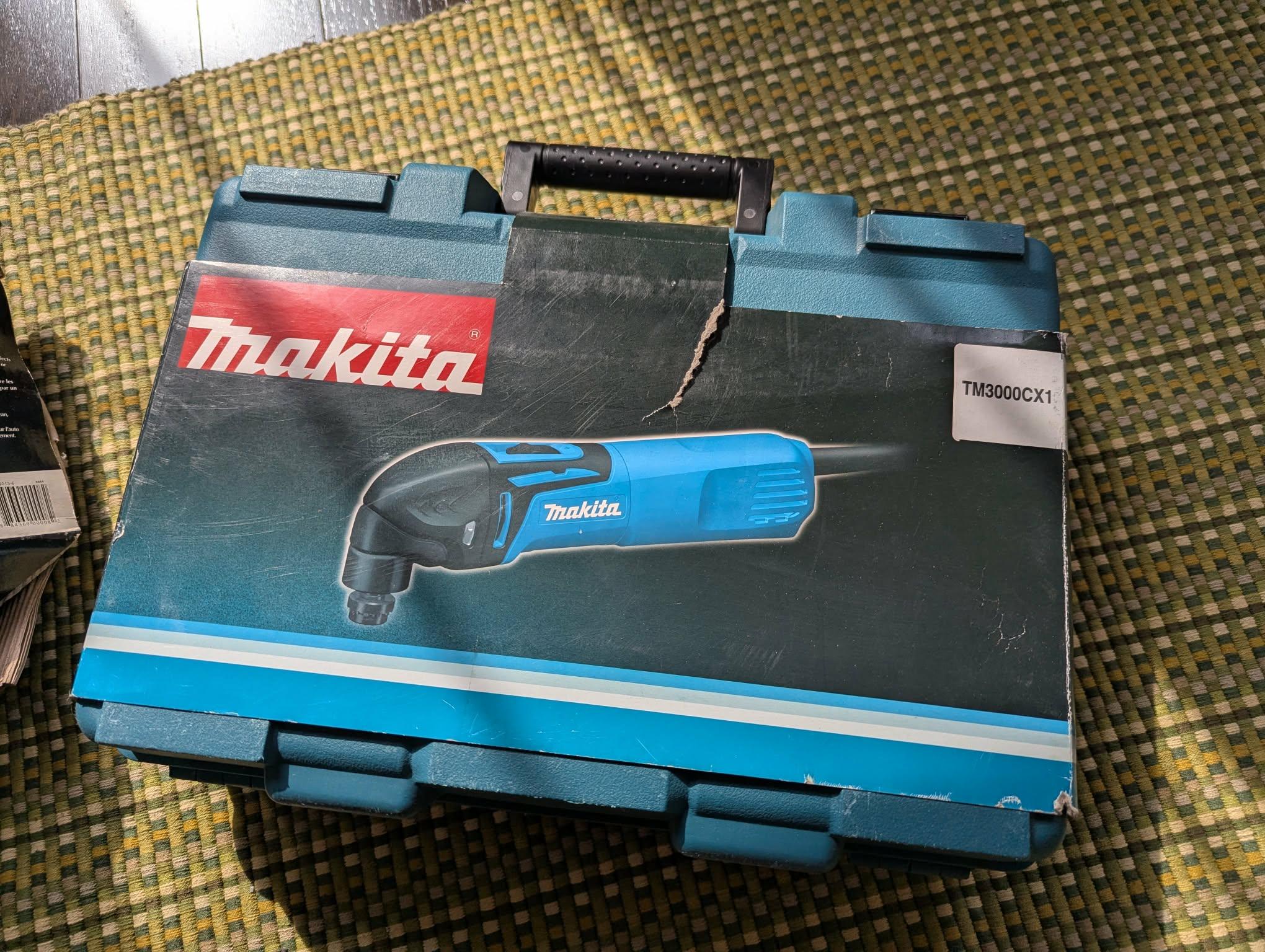Makita TM3000CX1 multitool with accessory kit