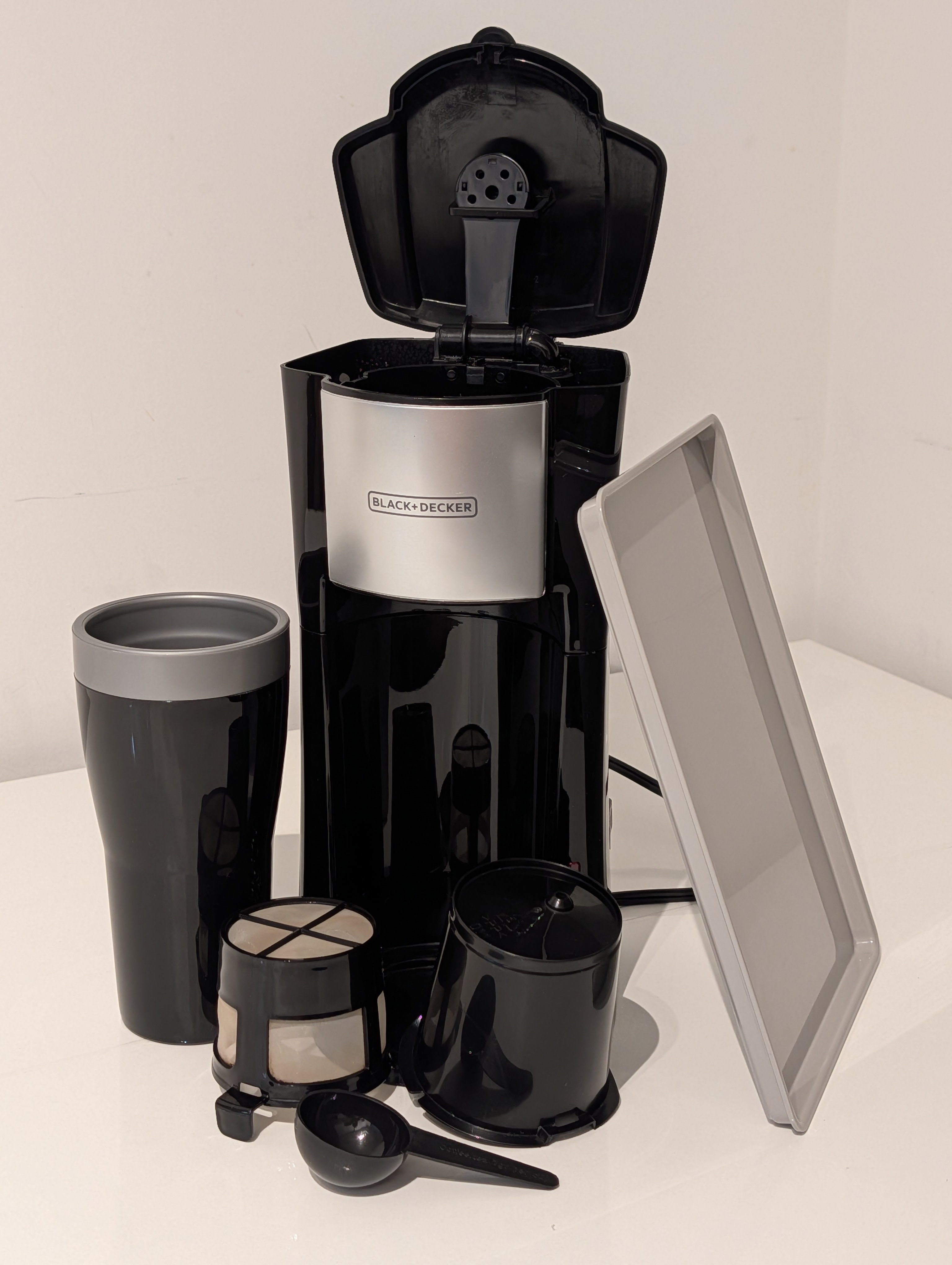 BLACK+DECKER Single-Serve Coffee Maker with Travel Mug