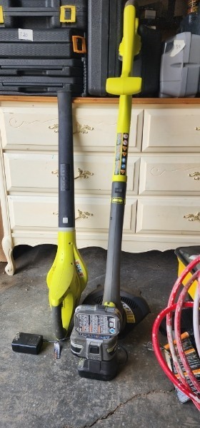 Ryobi 18V ONE+ Cordless Leaf Blower & String Trimmer Combo
