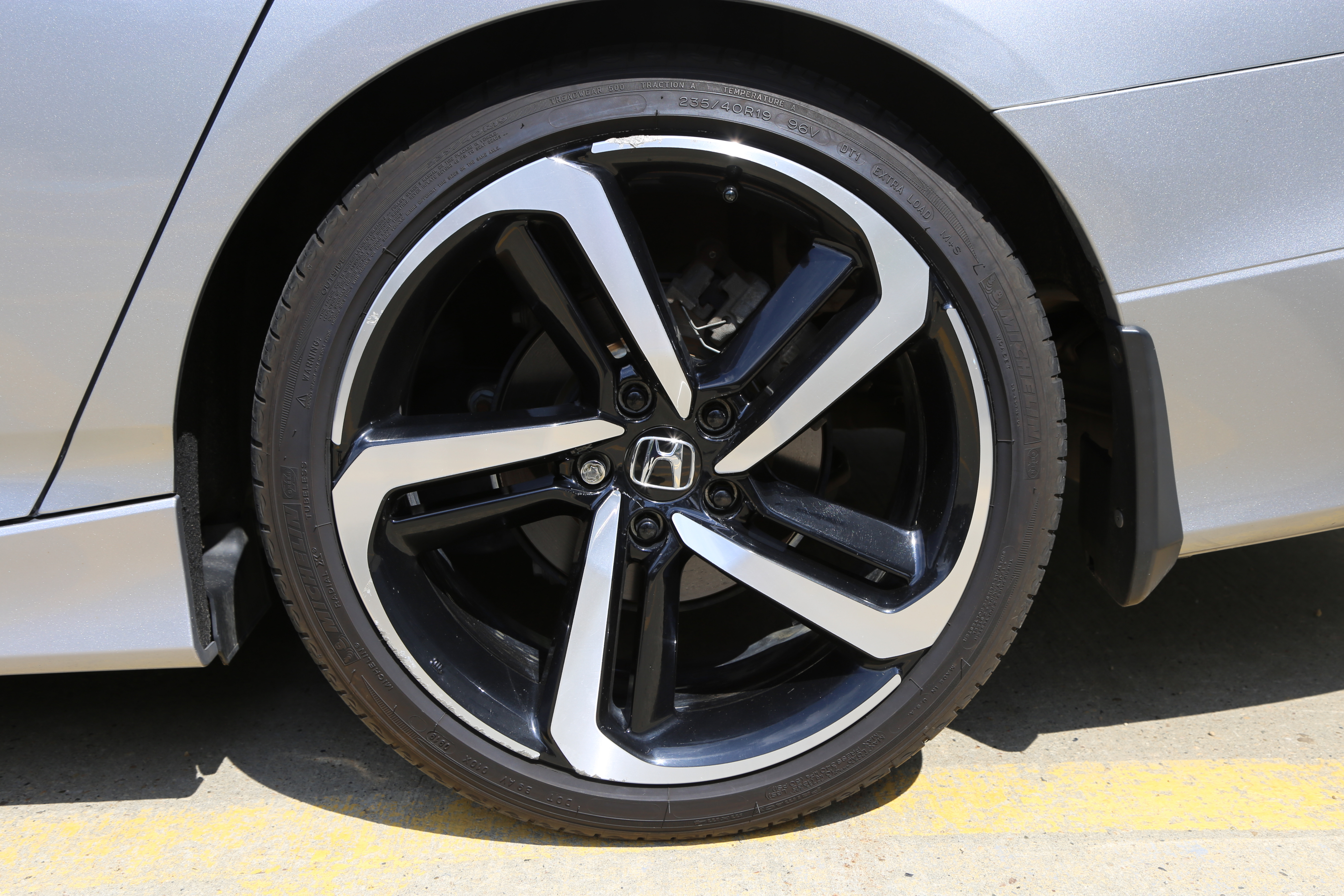 2019 Honda Accord Sport Wheels and Tires