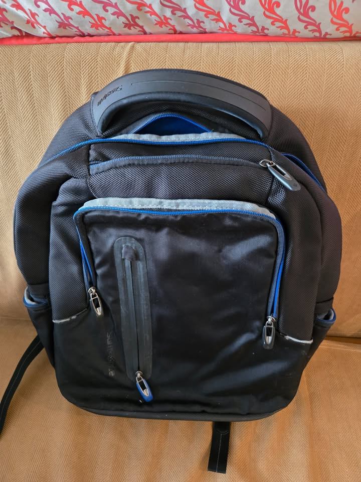 Samsonite bagpack with many pockets