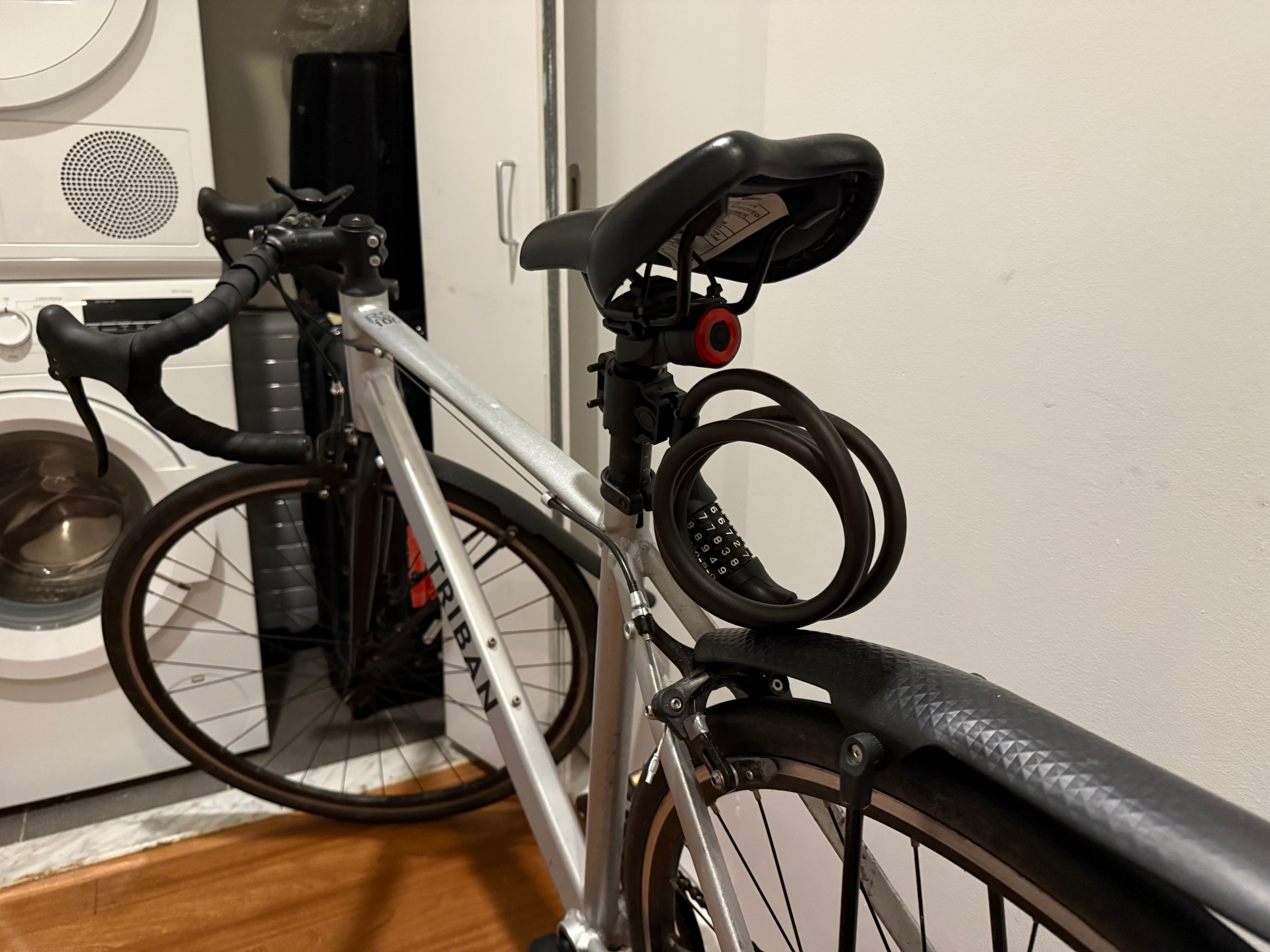 Decathlon Triban RC 100 Road Bike – Commuter Bundle - photo 3