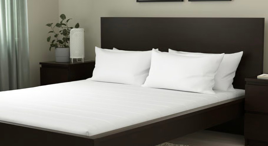 Ikea full size mattress + 2 pillows