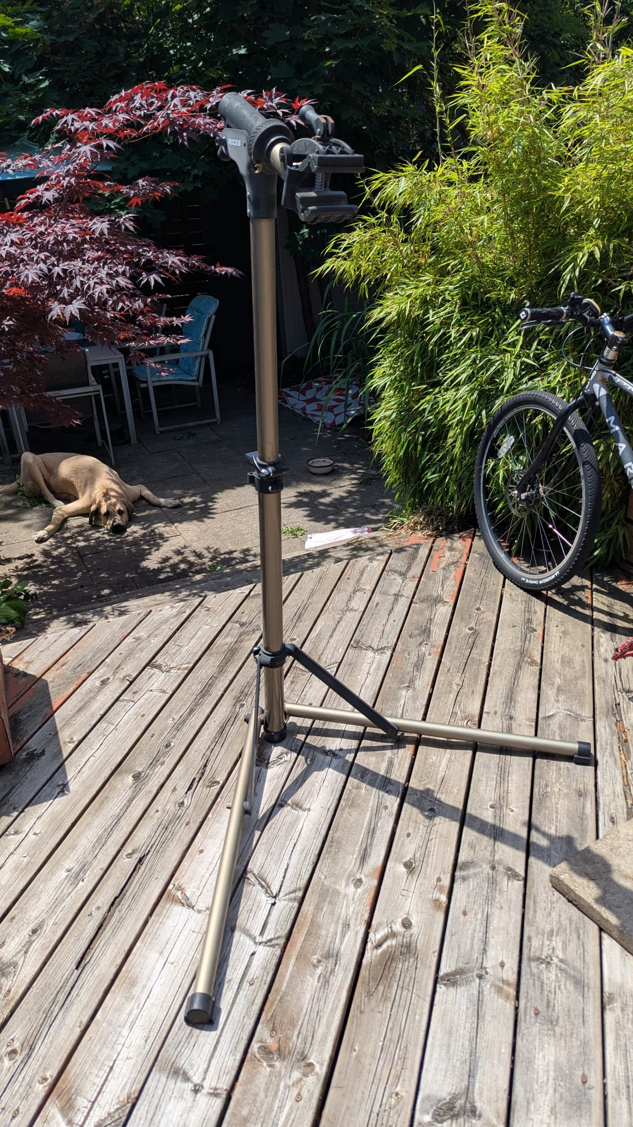 Roces Portable Folding Bicycle Repair Stand / Bike Workstand