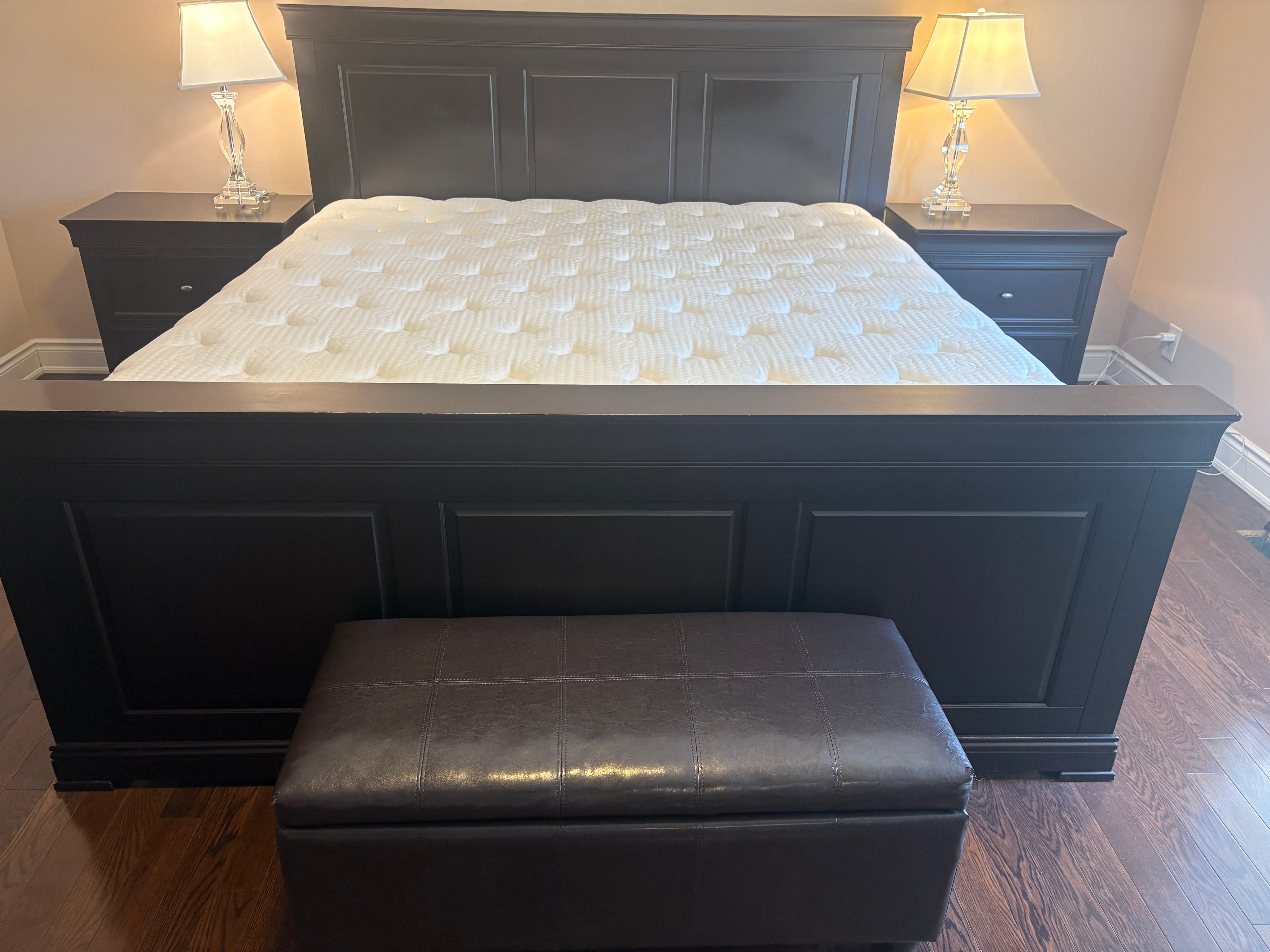King size 5 piece Bedroom Set