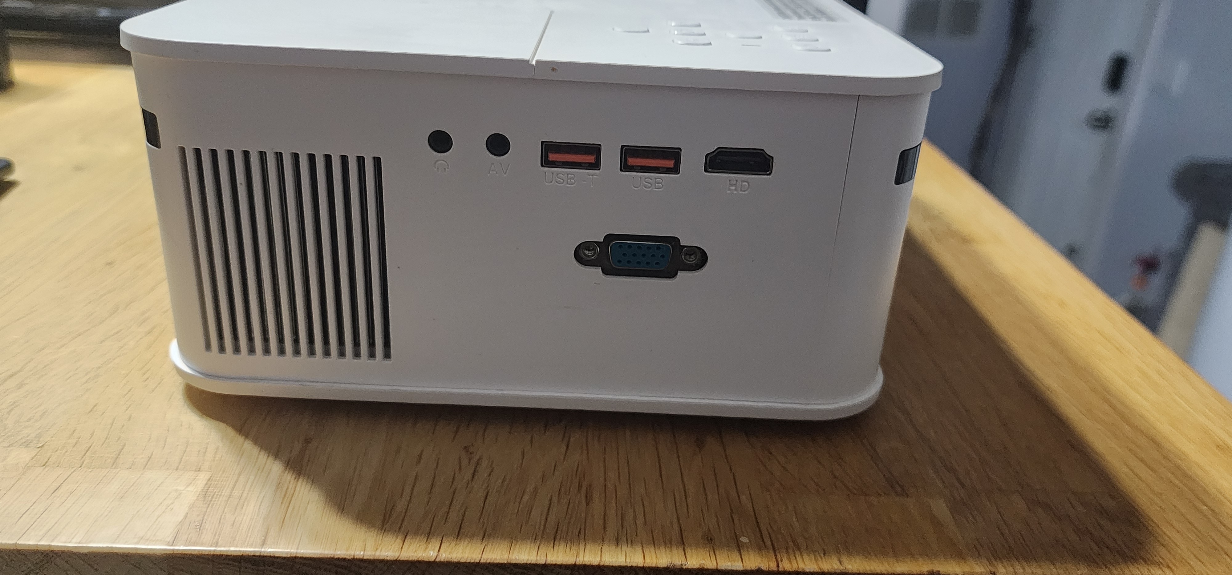 GXX Projector with Remote - photo 2
