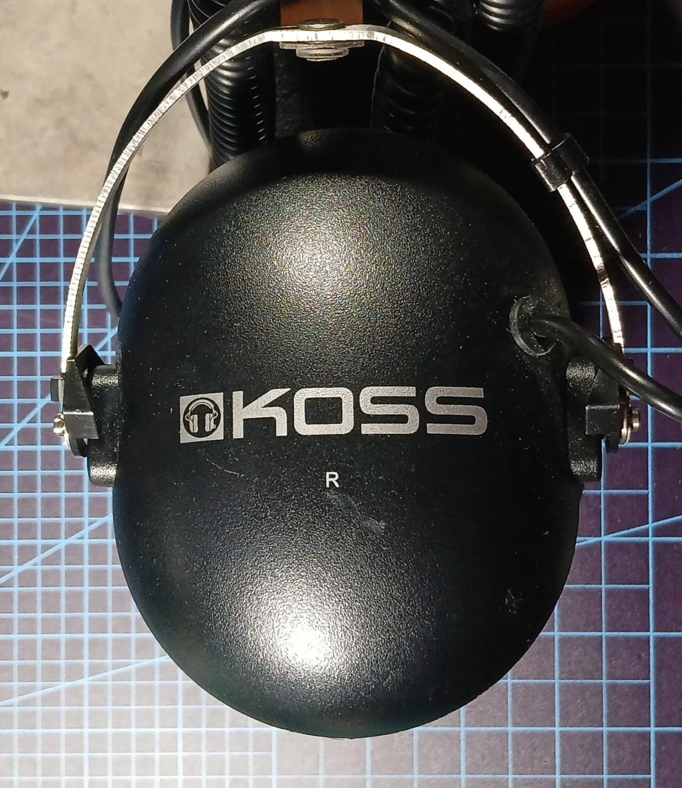 KOSS QZ-99 PASSIVE NOISE REDUCTION WIRED HEADPHONES