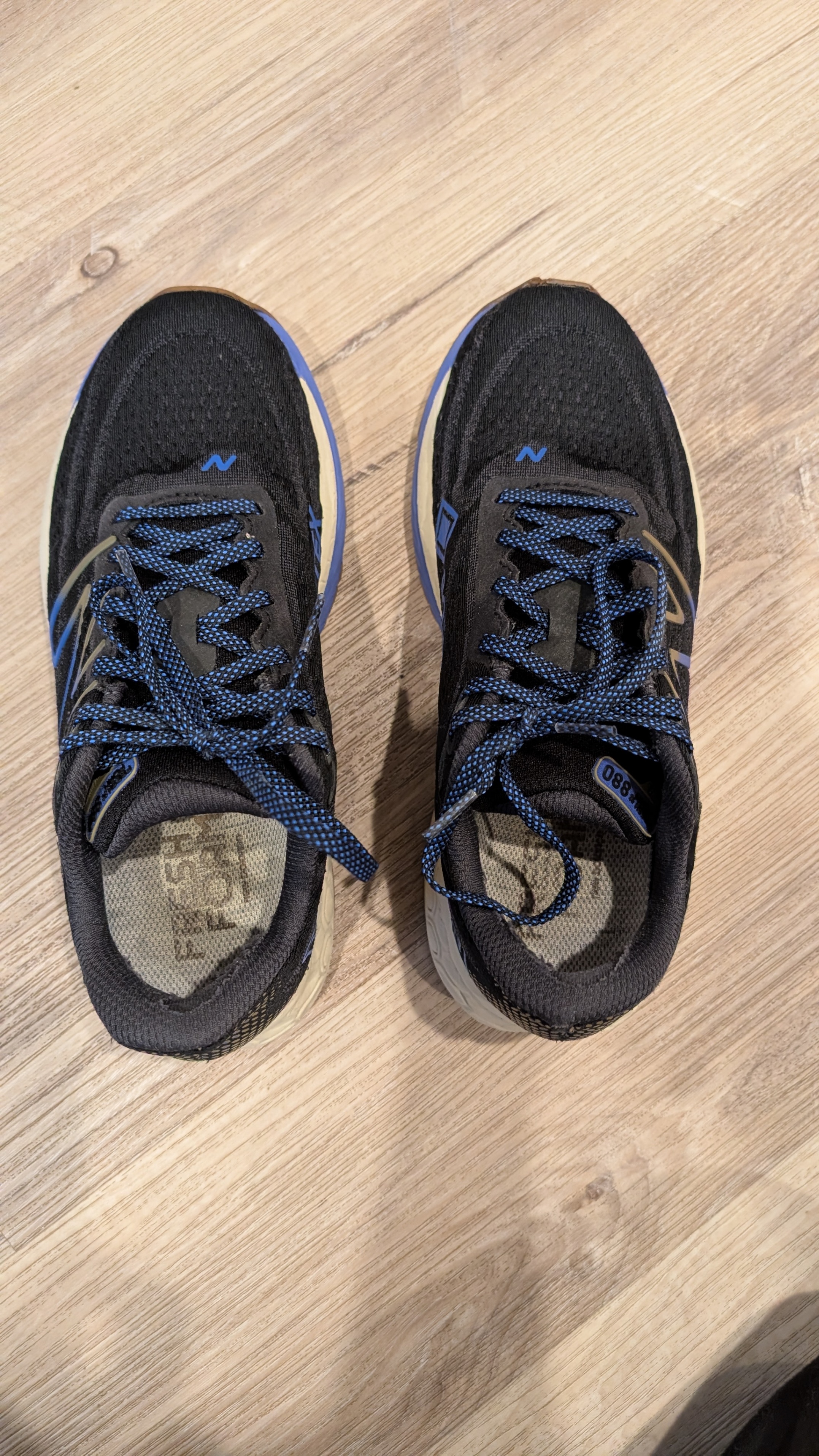 New Balance 880 v13 Gore-Tex – Women’s Size 7.5 (Wide) - photo 3