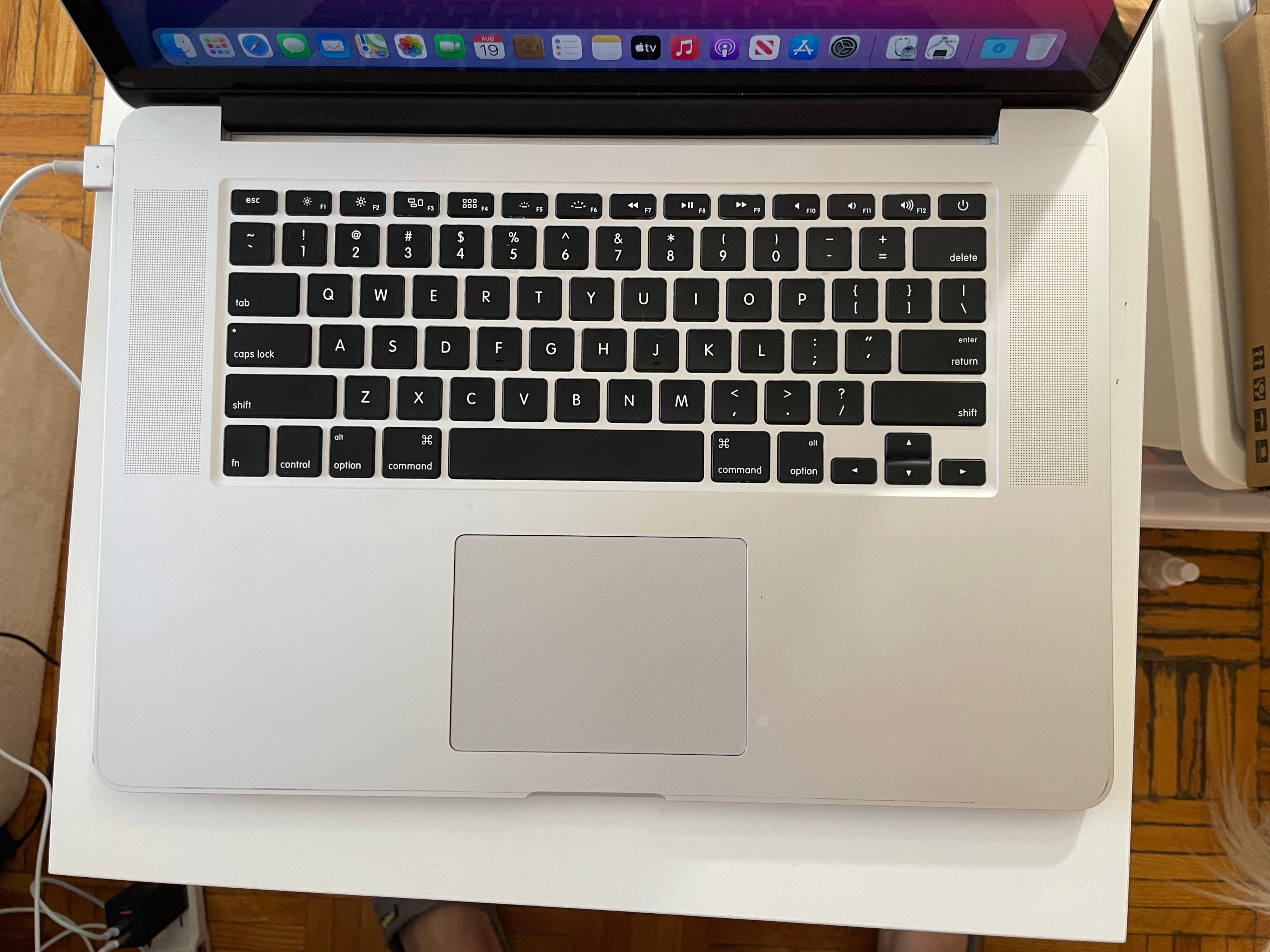 Apple MacBook Pro A1398 with original charger - photo 4