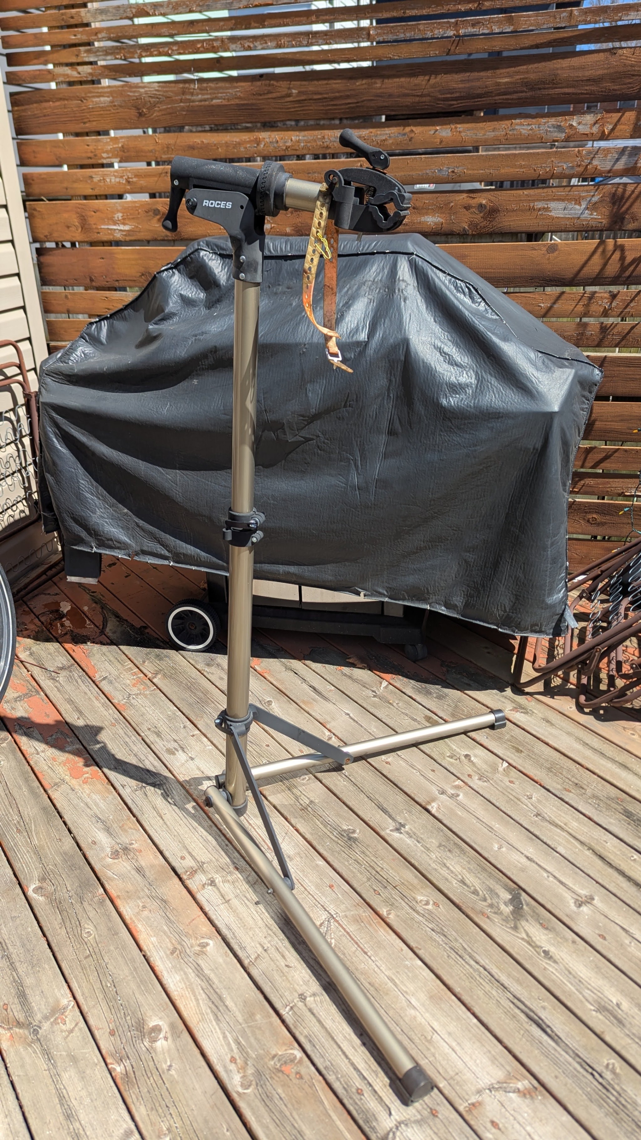 Roces Portable Folding Bicycle Repair Stand / Bike Workstand - photo 2