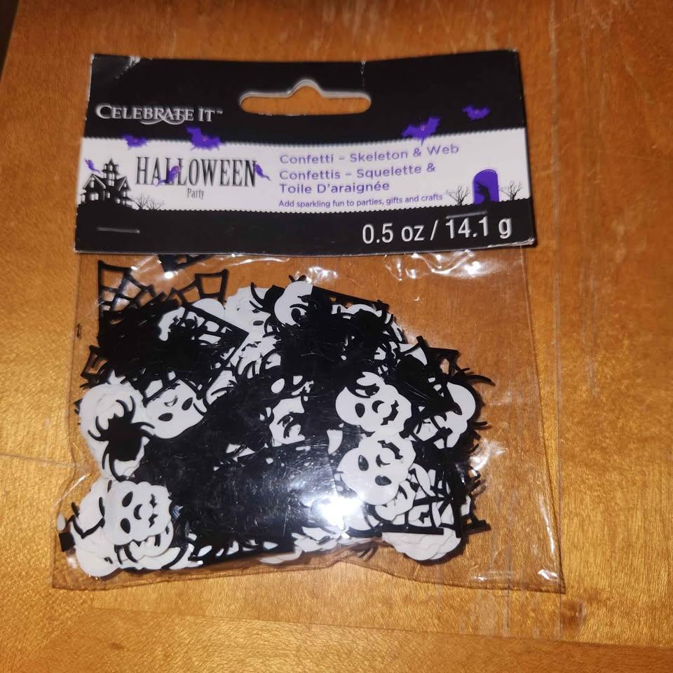 Skeleton and Web plastic confetti