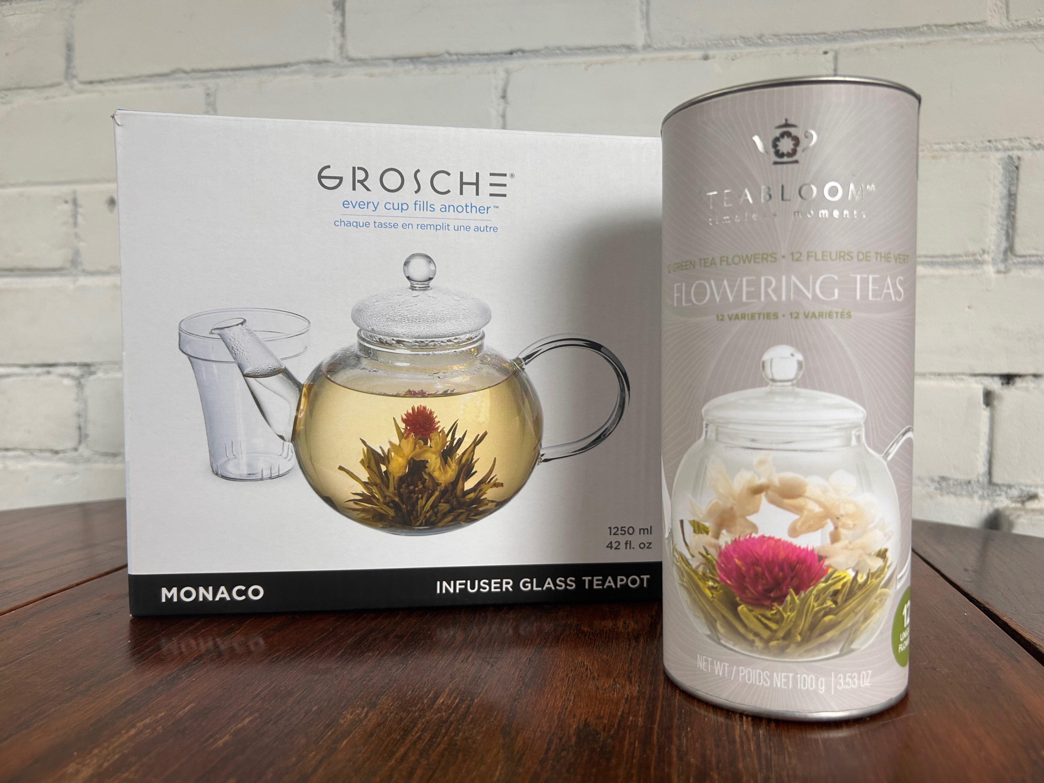 GROSCHE Monaco Infuser Glass Teapot With TEA! :)