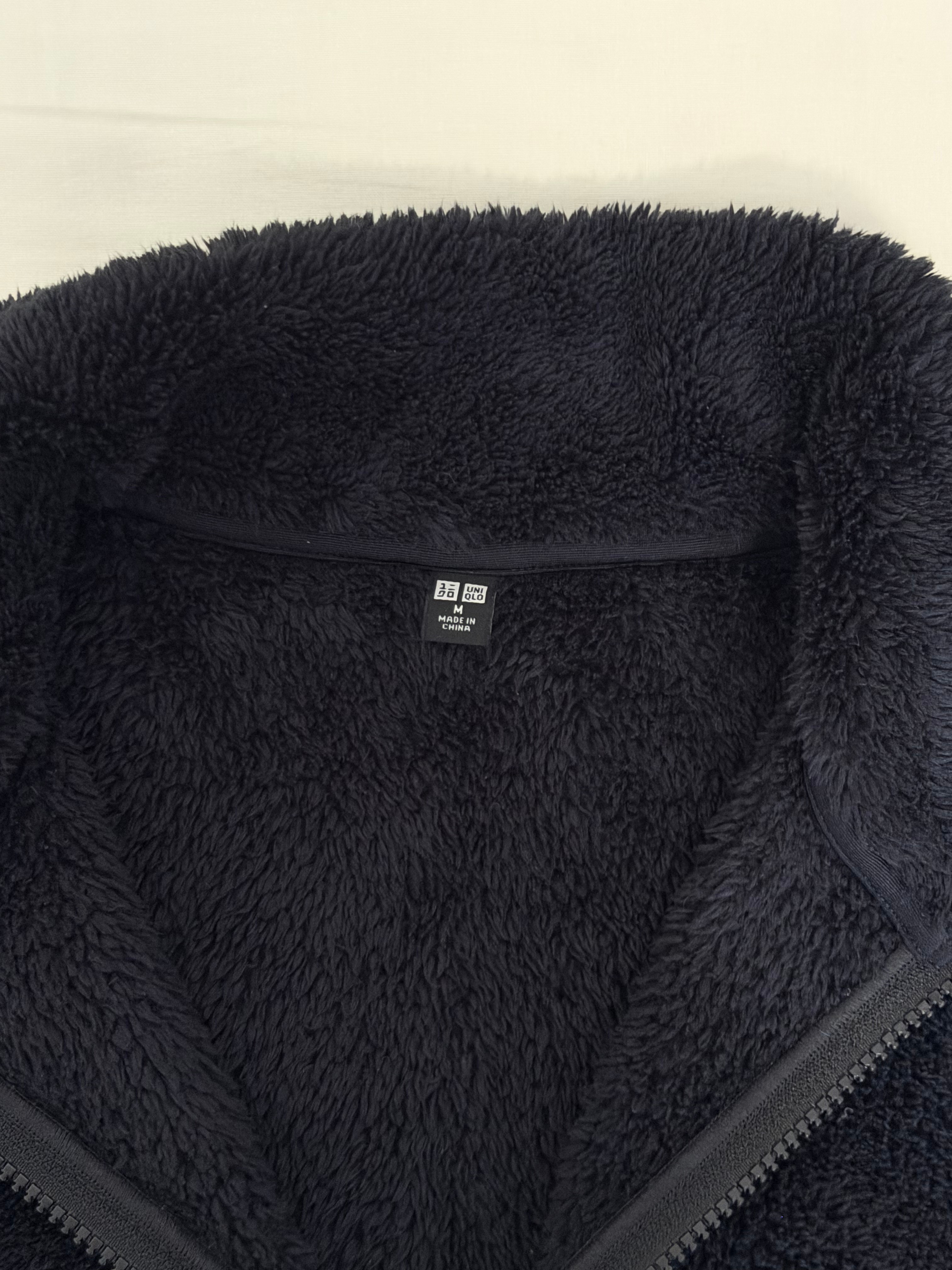 UNIQLO Fluffy Fleece Vest – Black – Size M - photo 5