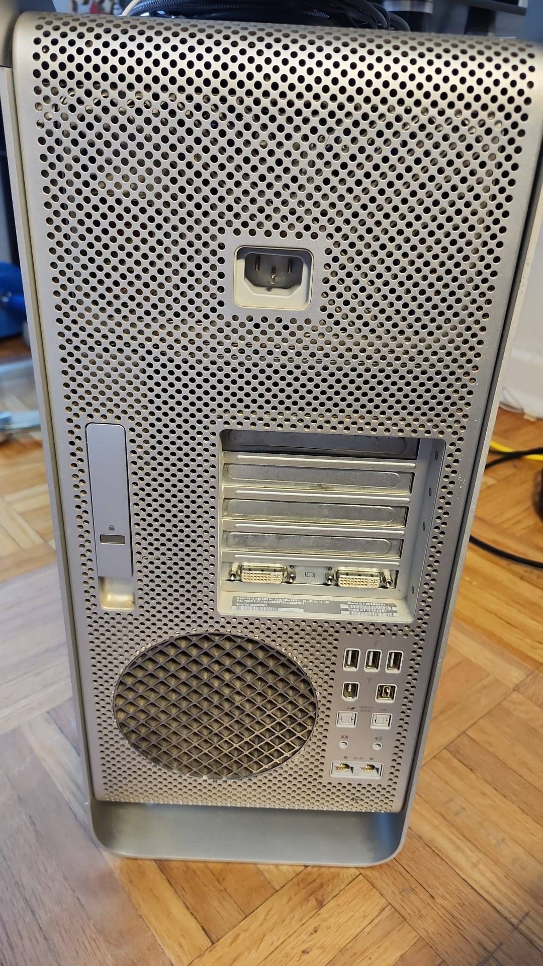 Apple Mac Pro Desktop Workstation – 2.8GHz Quad-Core Intel Xeon - photo 2