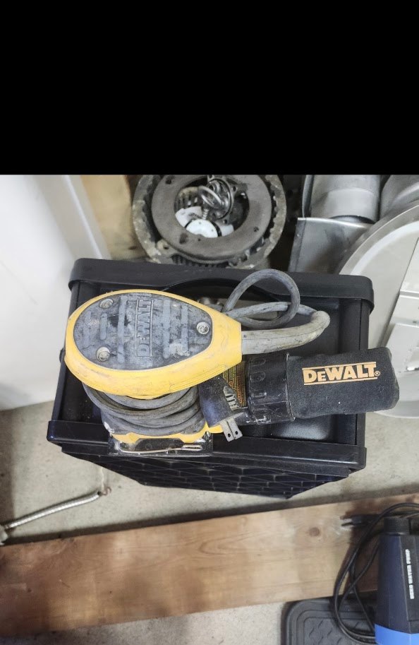 DEWALT 1/4 Sheet Palm Grip Sander (DWE6411)