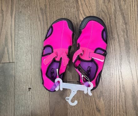 BRAND NEW Water Shoes (girls size 2/3)