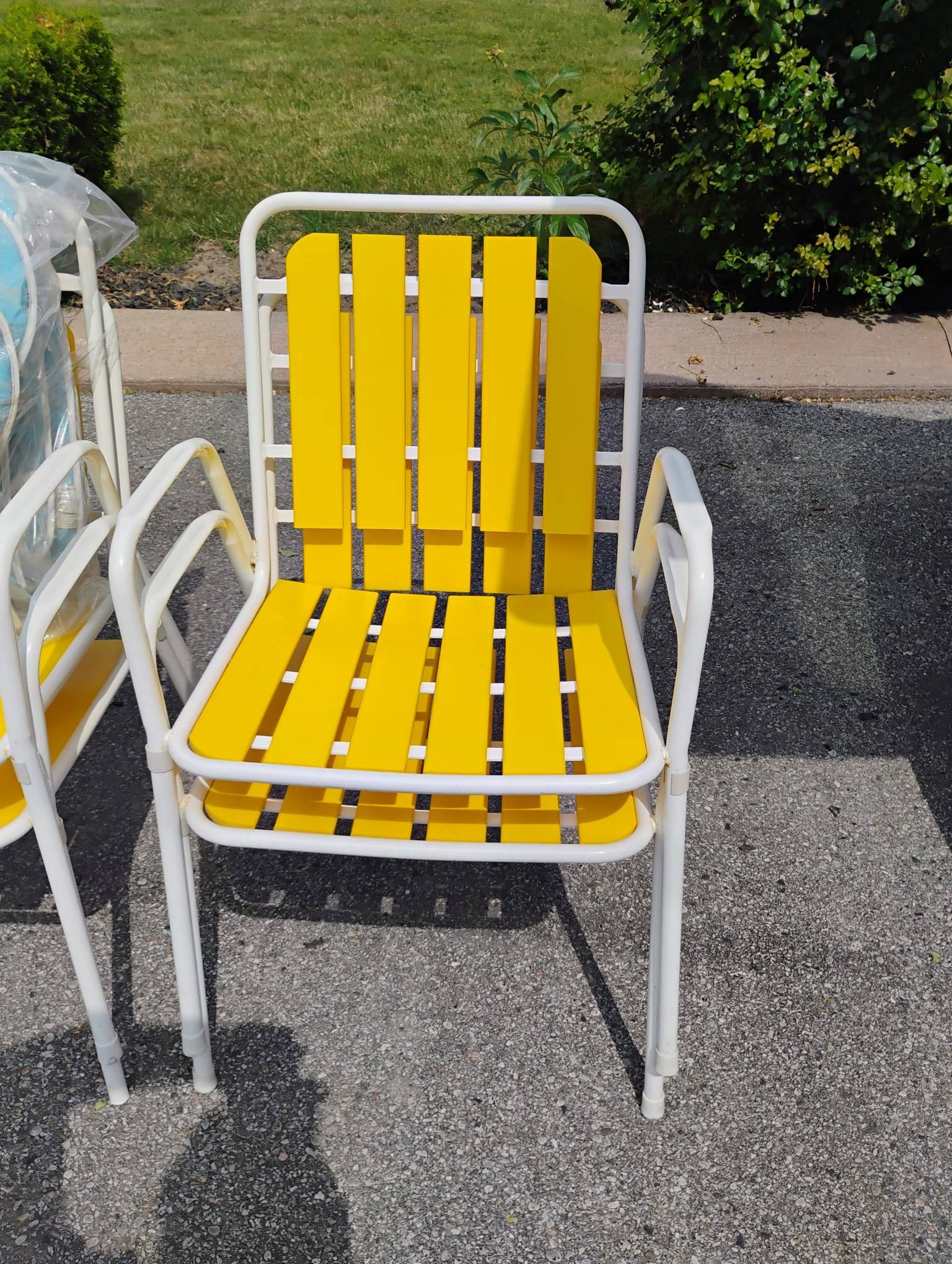 Vintage 80s Heavy Duty Yellow/White Patio Chairs w/Covers NEW!!! - photo 2