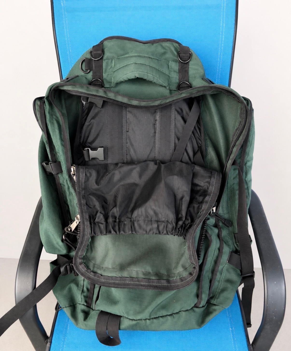 Woods Travel 4000 Backpack – Green Hiking/Travel Backpack - photo 3