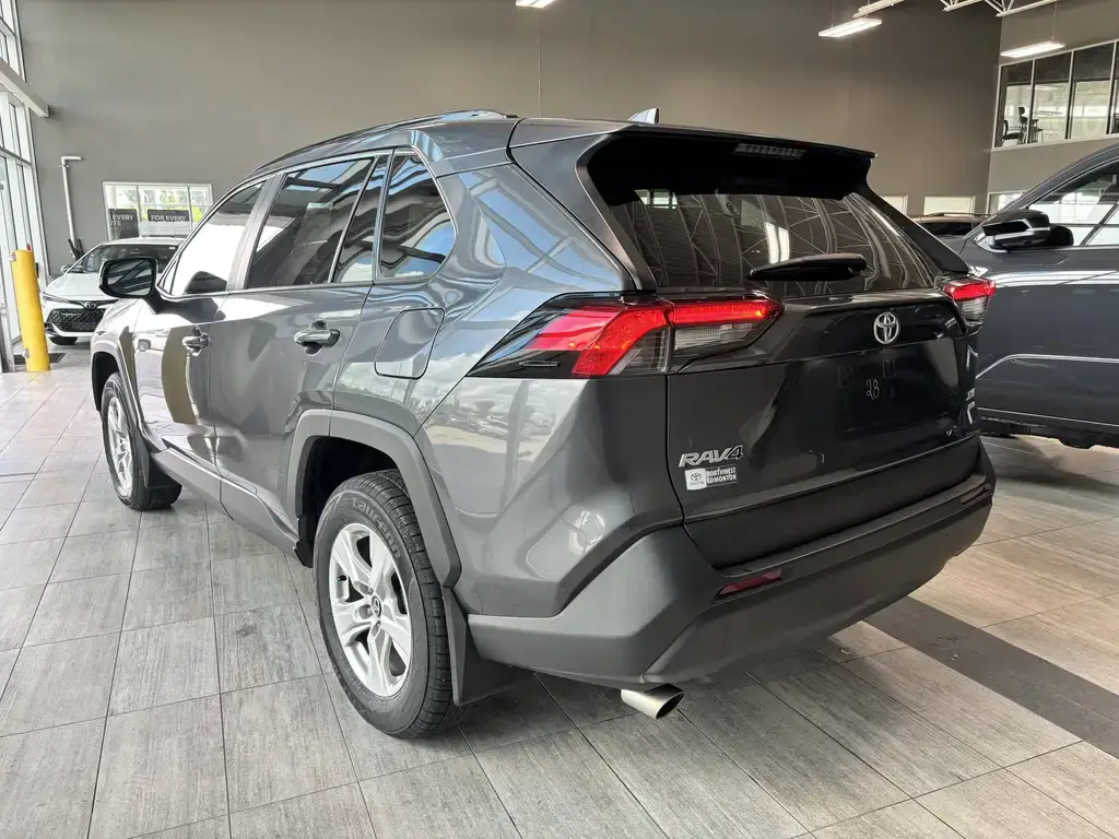 2020 Toyota RAV4 - photo 5
