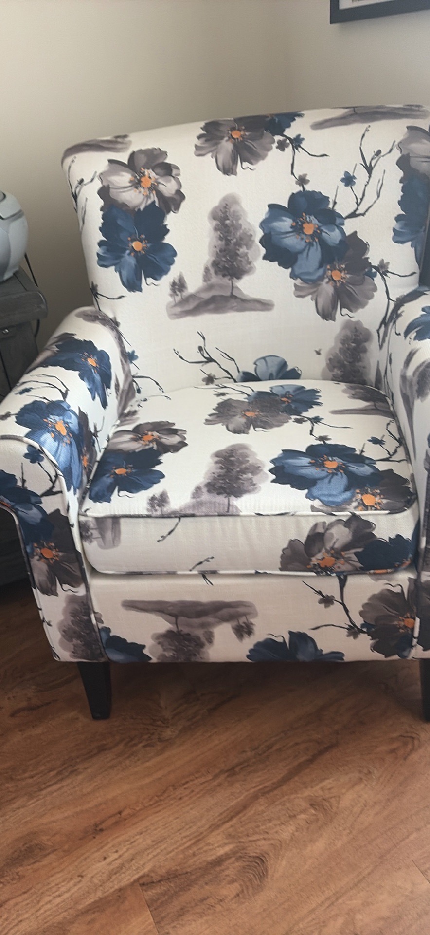 Bran new chair - photo 4