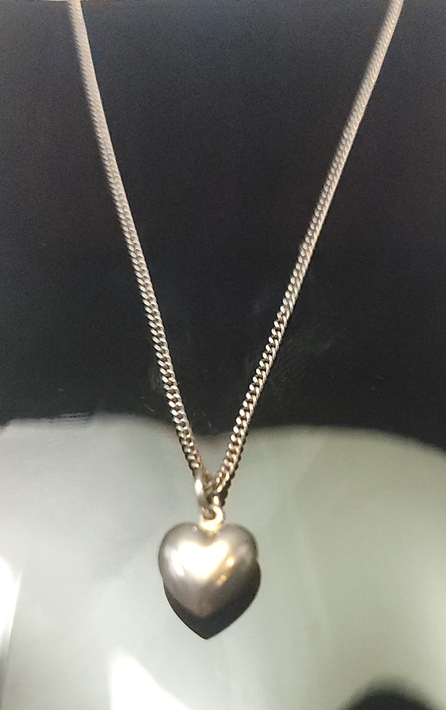 1980s Solid 10K Yellow Gold Puffed Heart Pendant Necklace 15.5" - photo 2