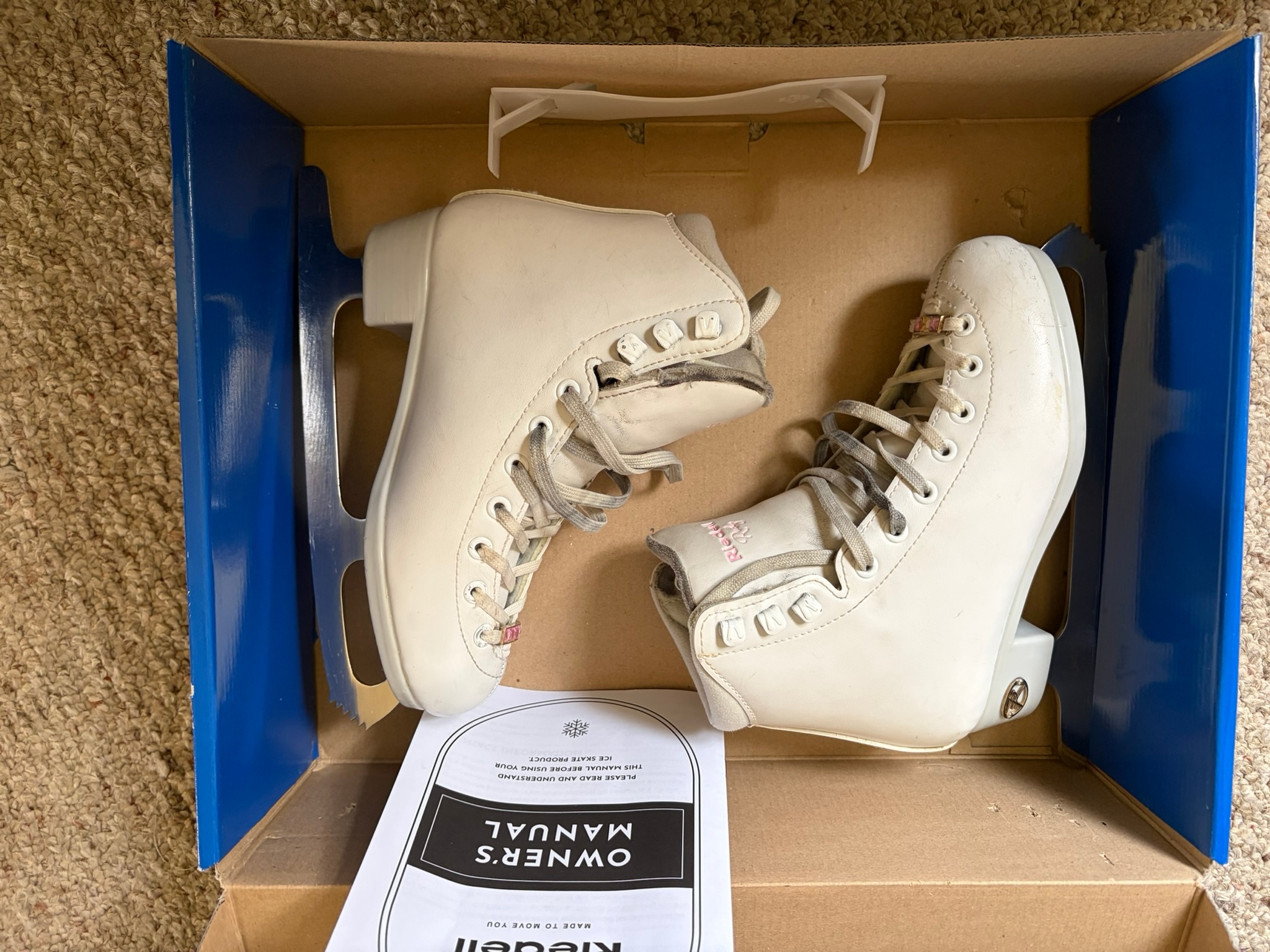 ⛸️ RIEDELL RUBY JUNIOR FIGURE SKATES — SIZE 2D — $85 ⛸️ - photo 3