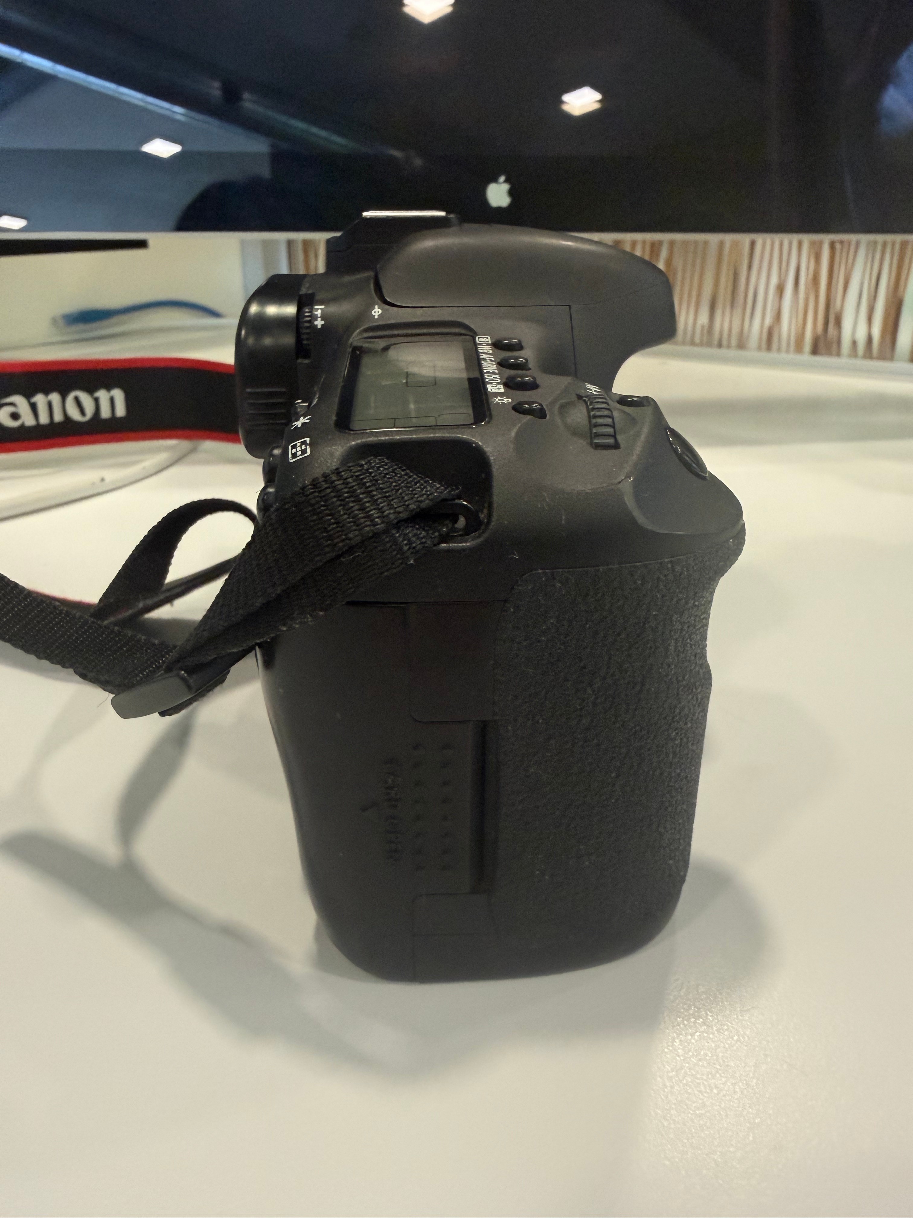 Canon EOS 7D DSLR Camera (Body Only) - photo 4