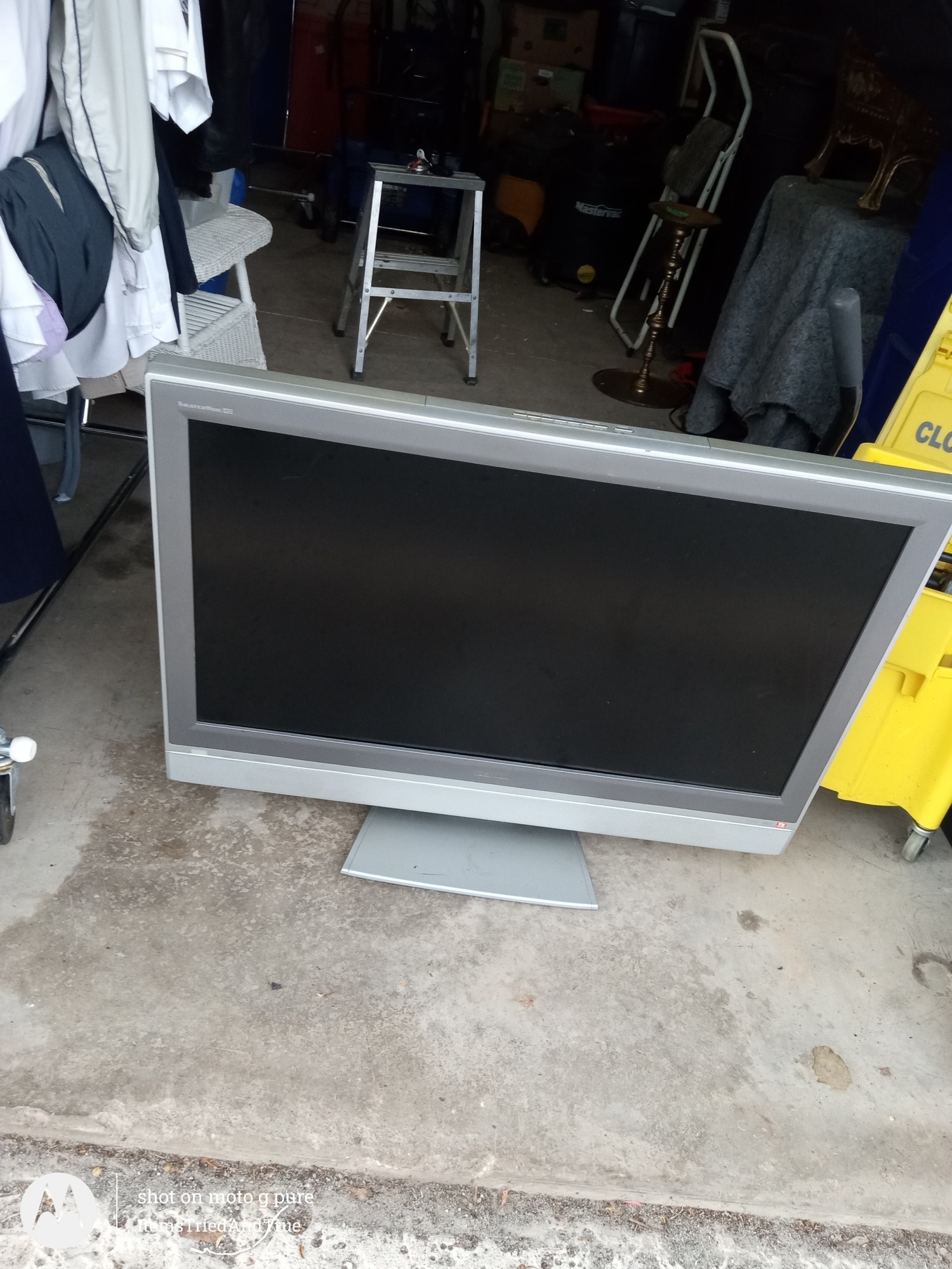 Toshiba 37" LCD HDTV - Works Great