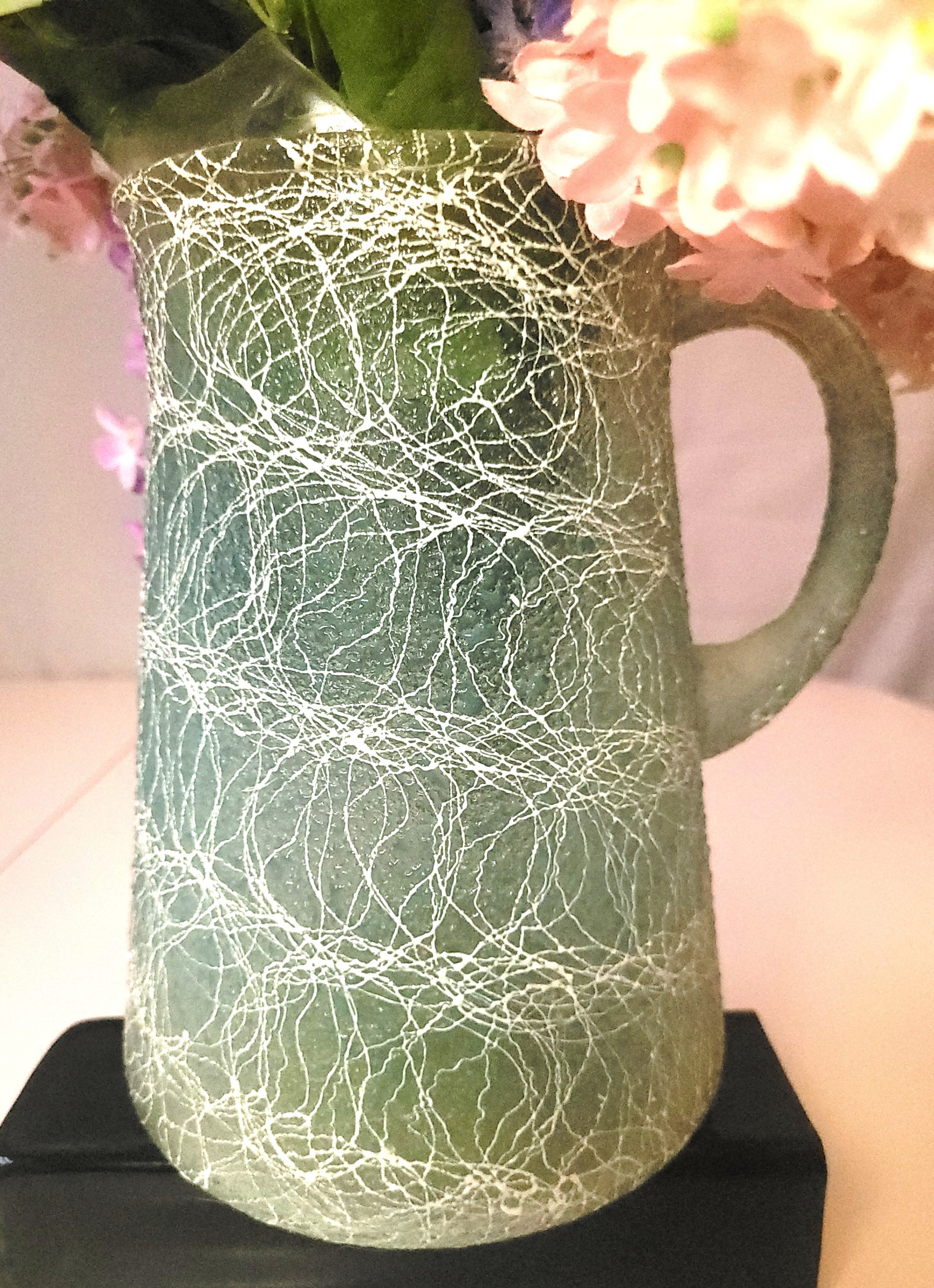 1950s Green Spaghetti Drizzle Glass Pitcher Vase Faux Lilacs - photo 3