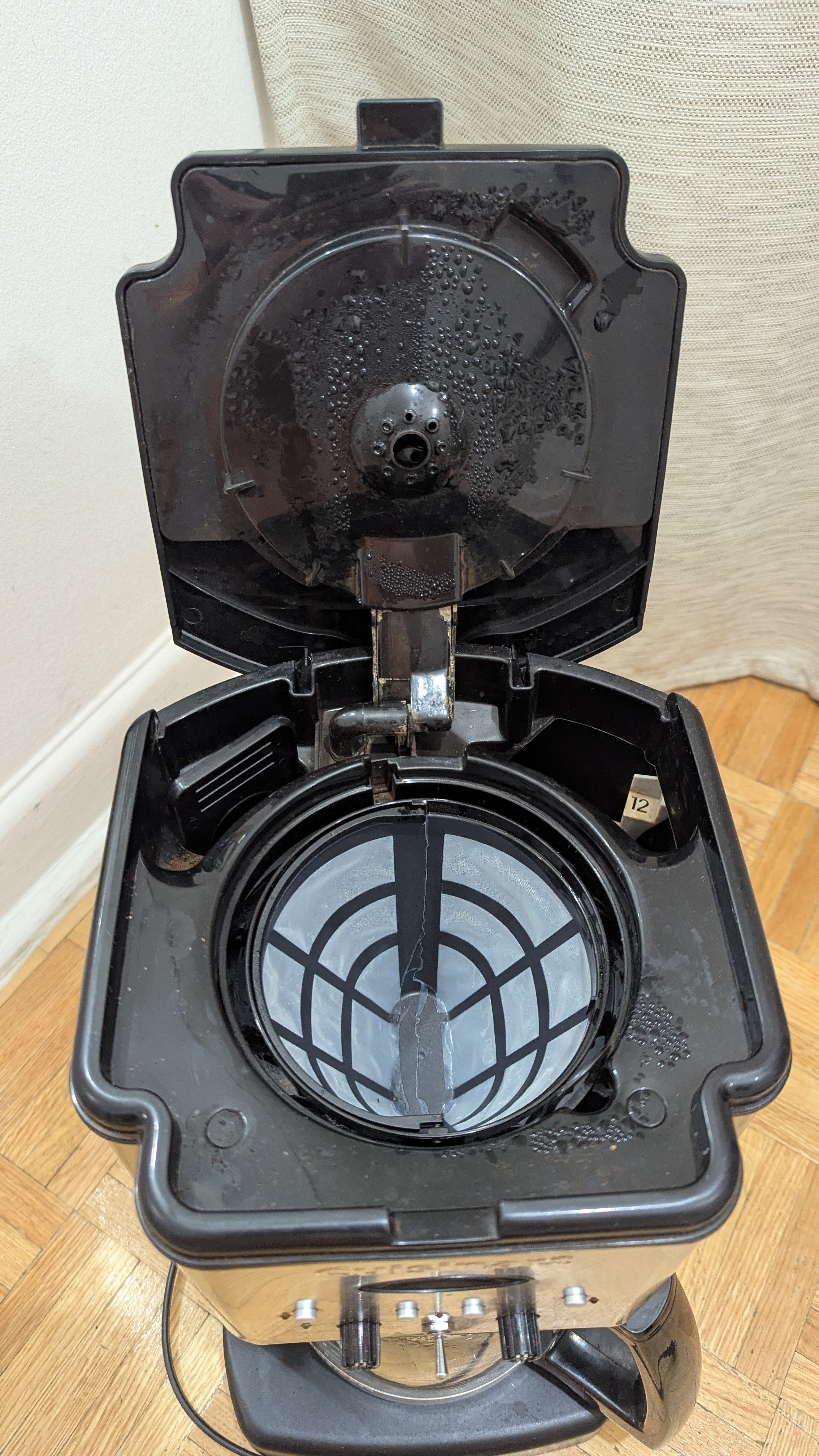 Coffee Maker DCC-1200 for 12 cups + new nylon/reusable filter - photo 3