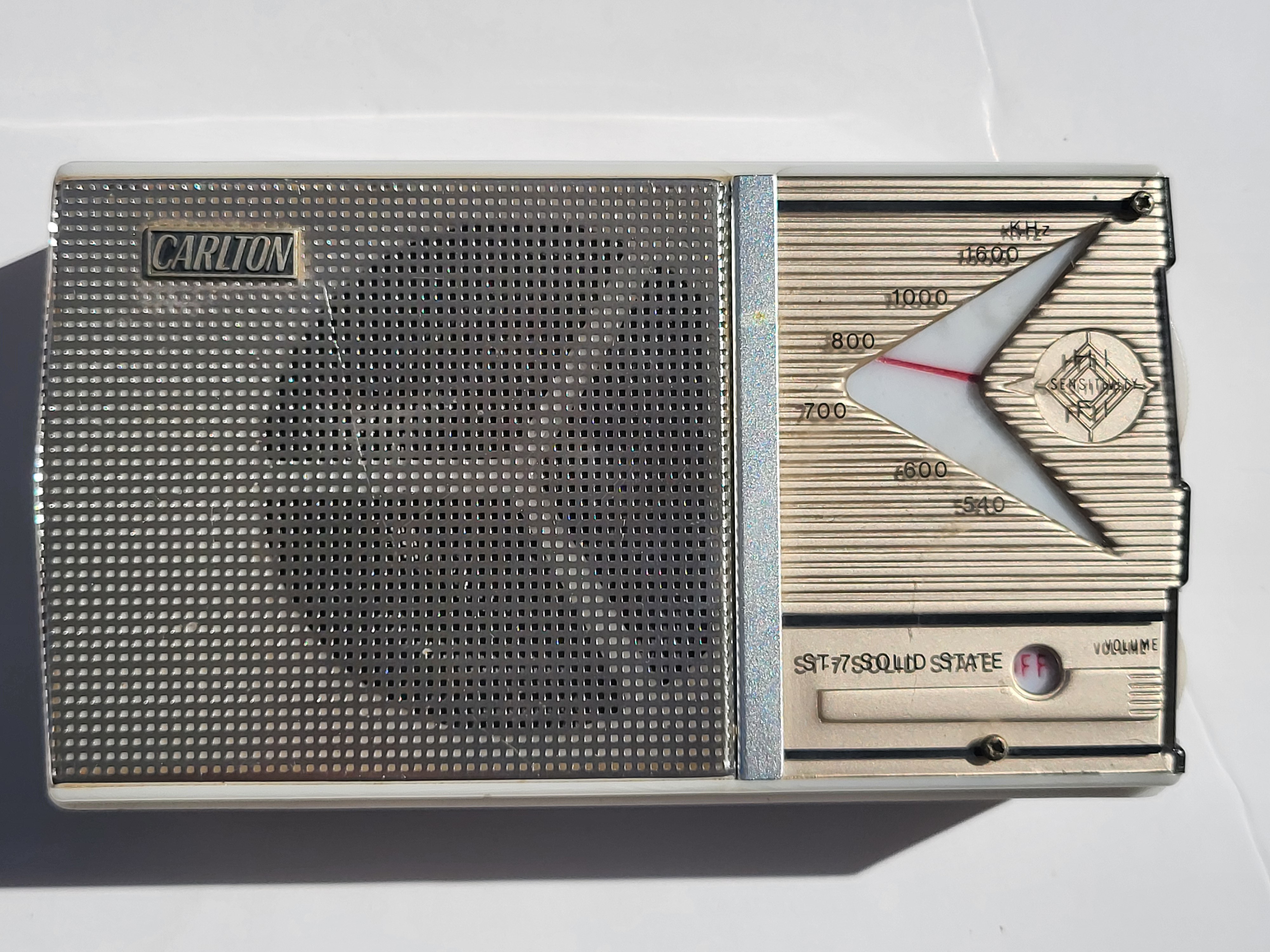 Vintage Carlton Radio (circa 1963) Model 708 - Working